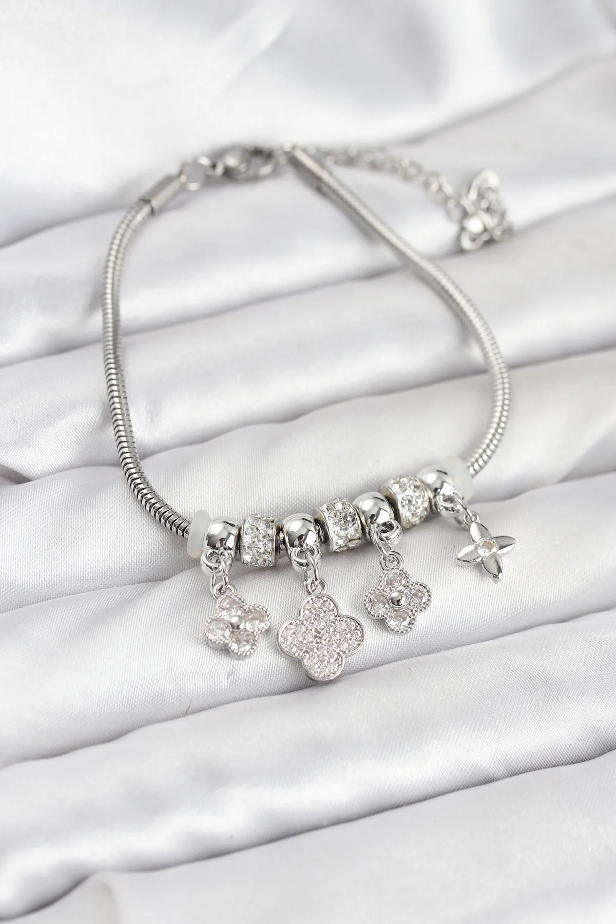 Pirinç Gümüş Renk Yonca Model Kadın Bileklik