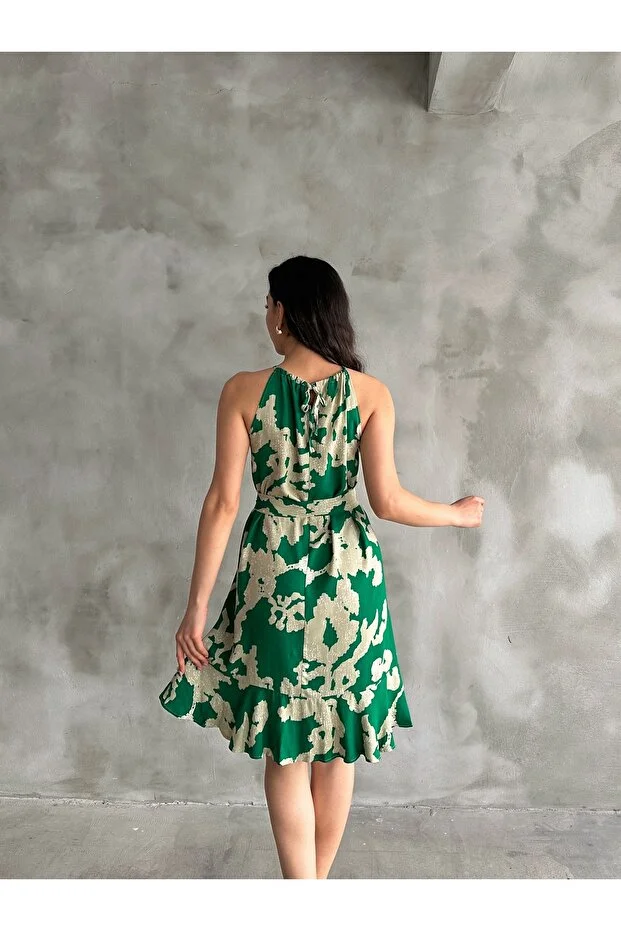 Kadın Yeşil Bej Desenli Halter Yaka Kuşaklı Yazlık Elbise