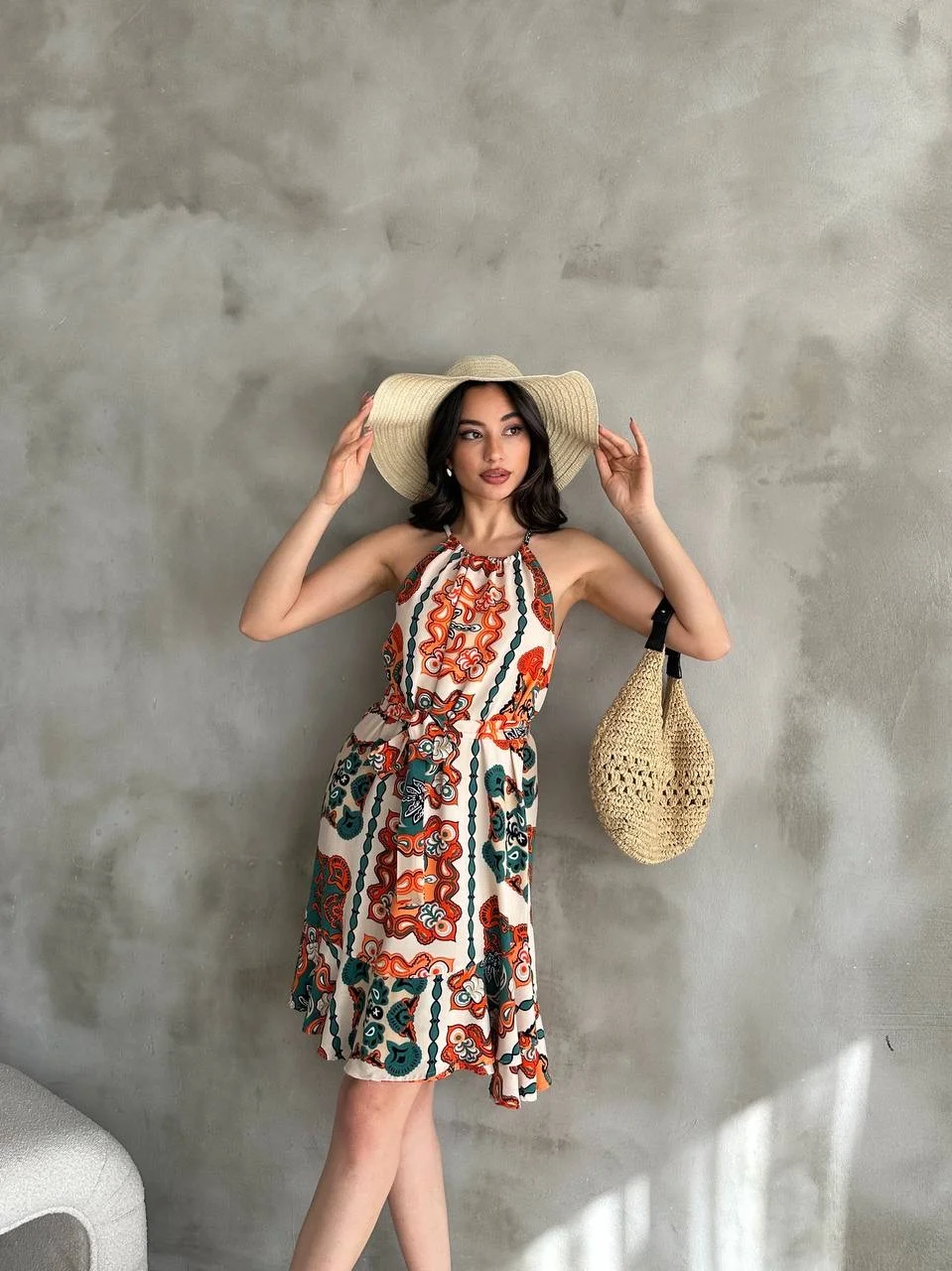 Kadın Desenli Boyundan Ayarlamalı Kuşaklı Kloş Elbise