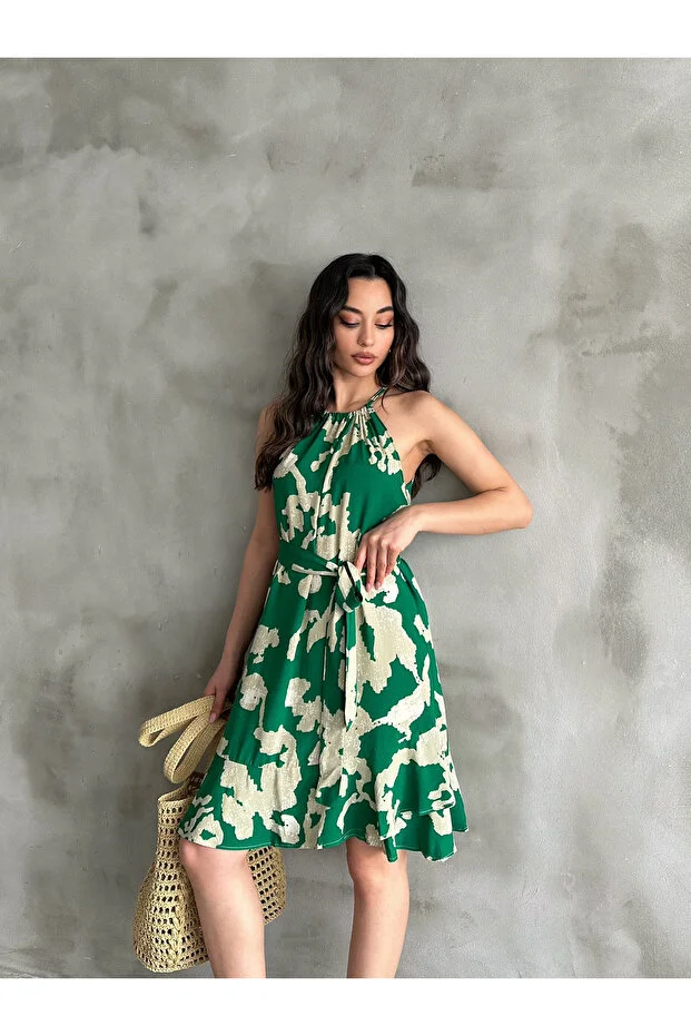 Halter Yaka Kuşaklı Diz Boyu Desenli Elbise - Yeşil