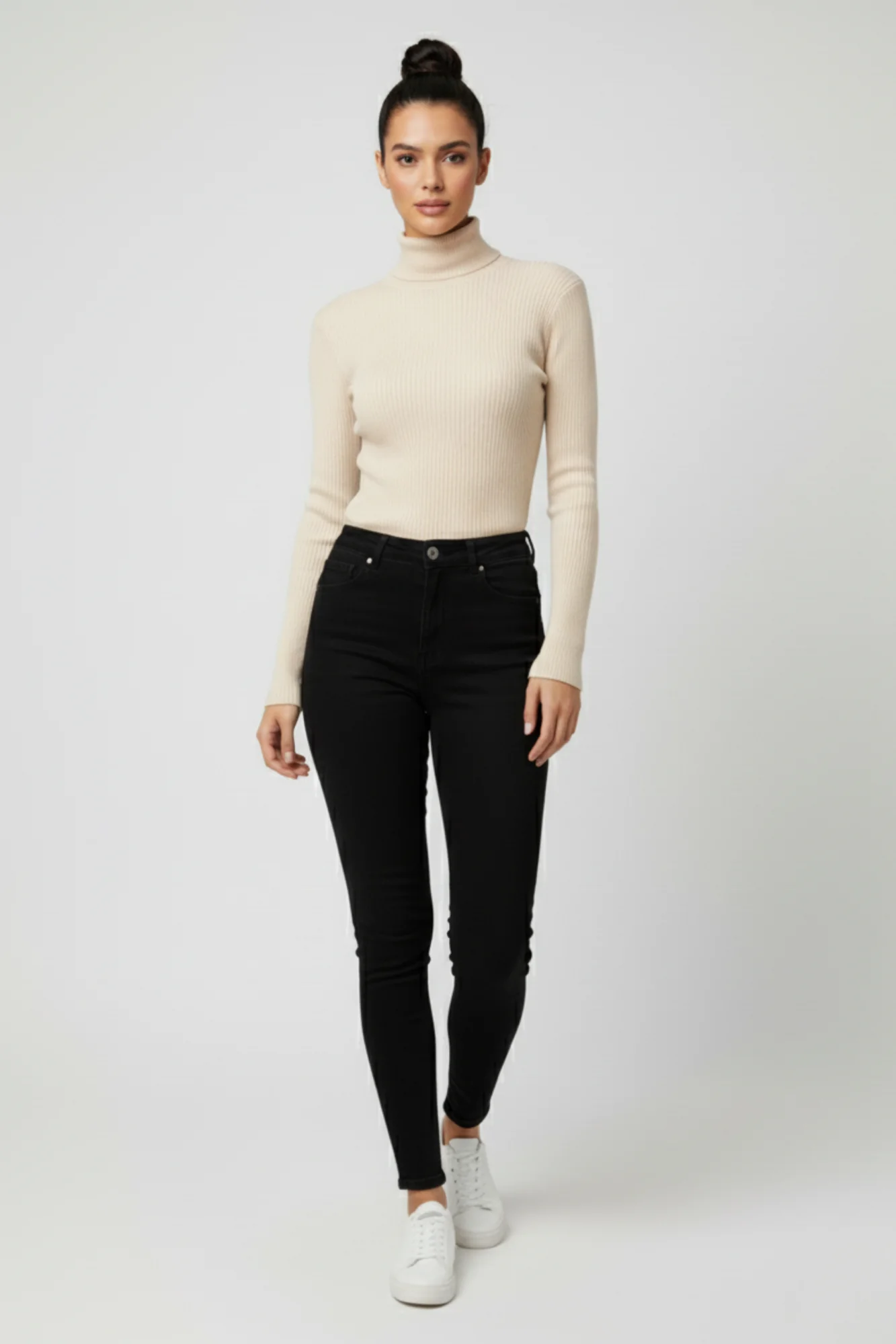 Kadın Ekru Boğazlı Triko Kazak