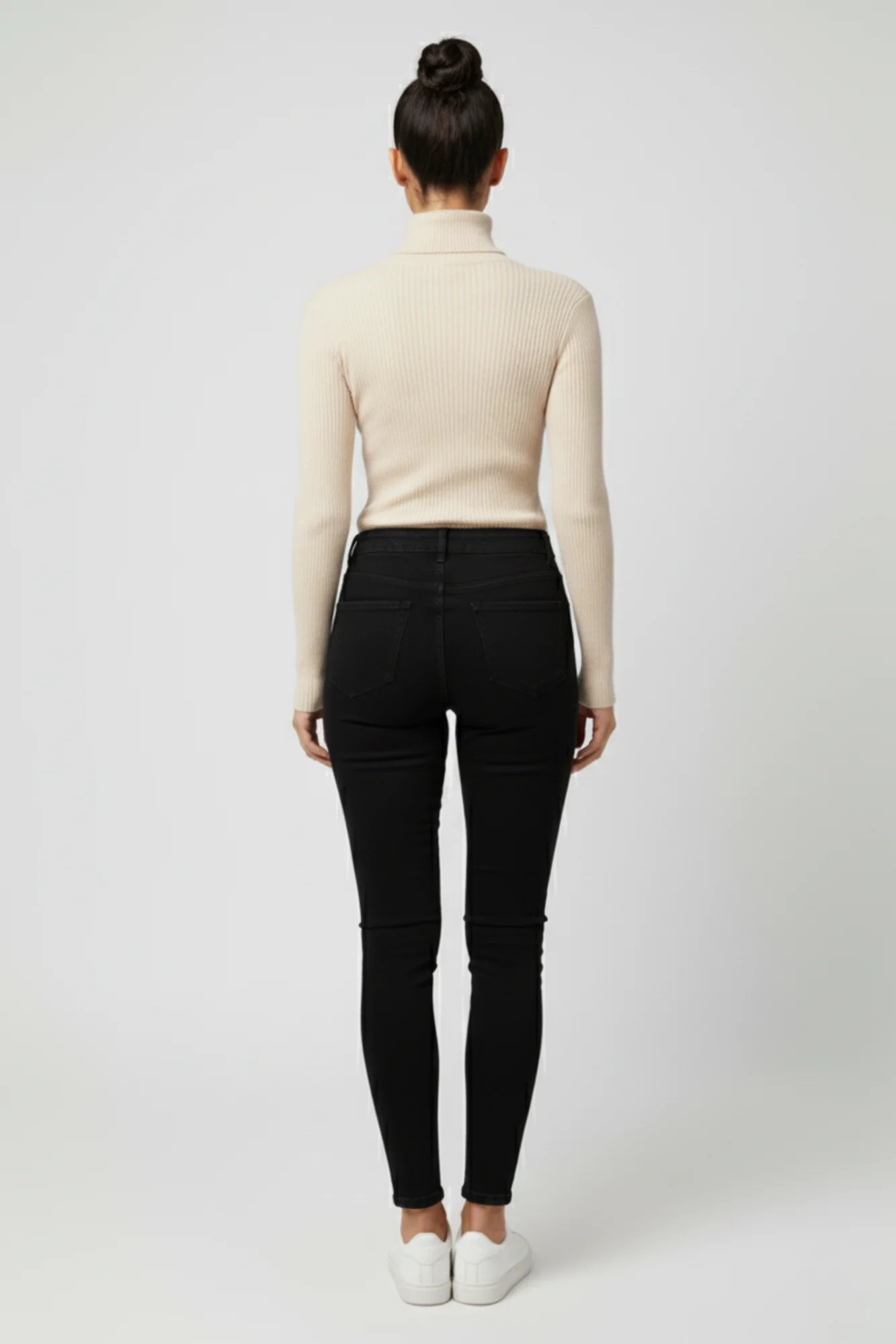 Kadın Ekru Boğazlı Triko Kazak