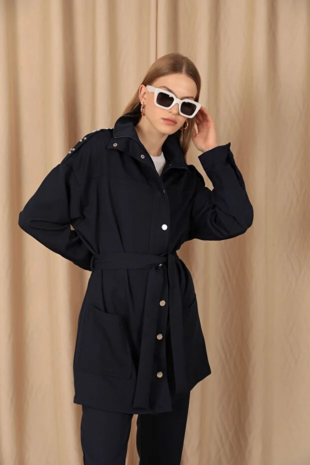 Atlas Kumaş Fermuarlı Yaka Kuşak Detaylı Kadın Ceket