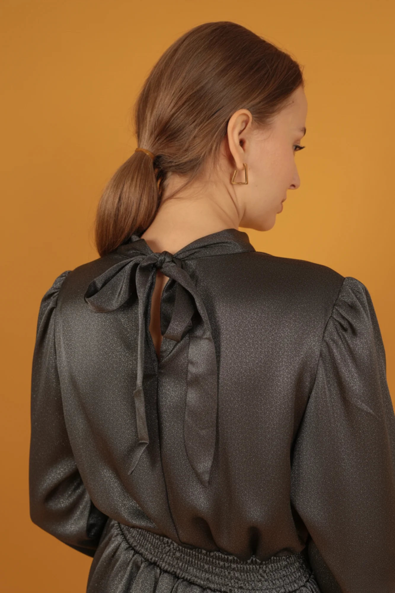 Simli Saten Büzgü Detay Elbise-Gri