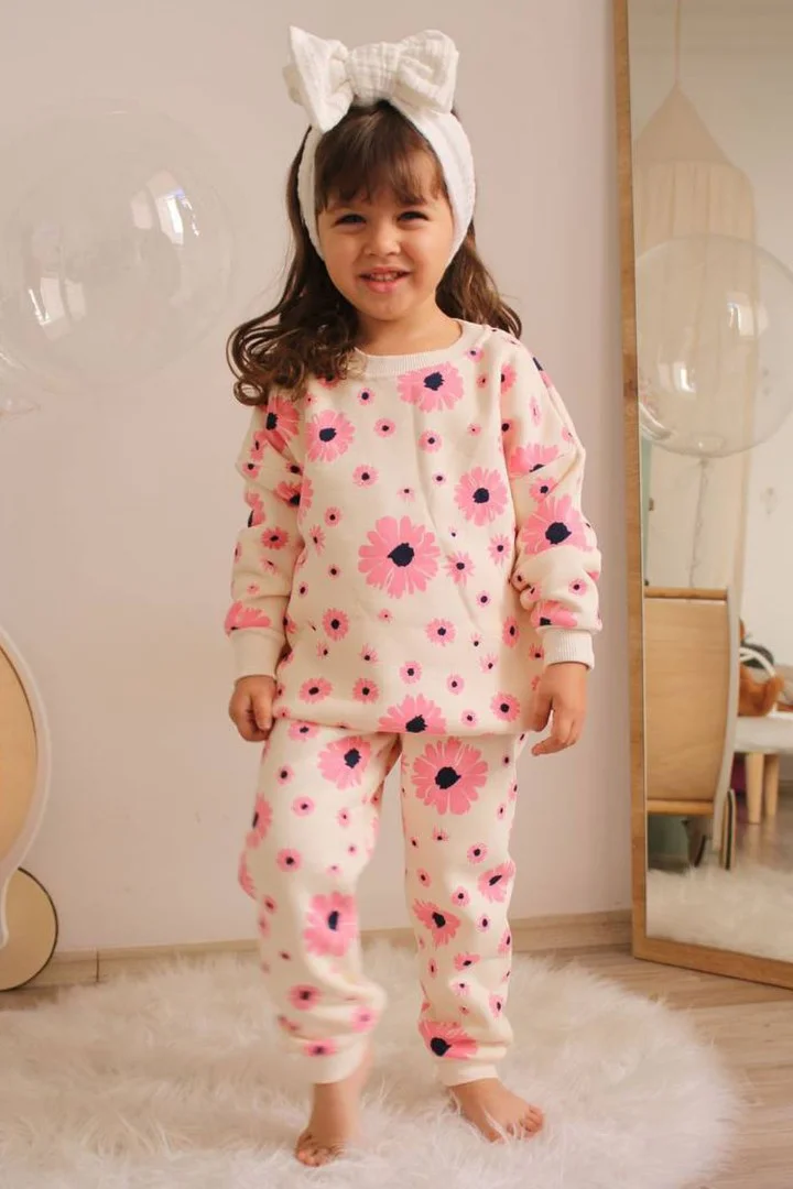 Üç İplik Şardonlu Çiçek Baskılı Kız Çocuk Günlük Takım