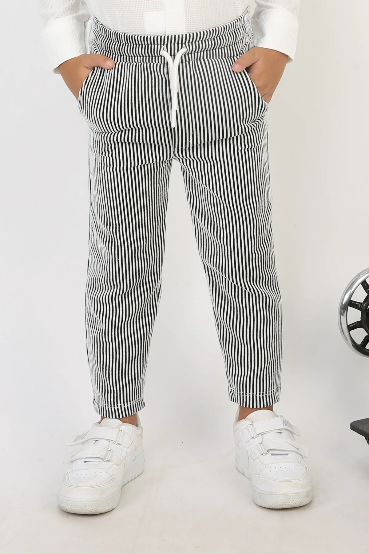 Arka Cep Arma Detaylı Fitilli Kumaş Erkek Çocuk Günlük Pantolon