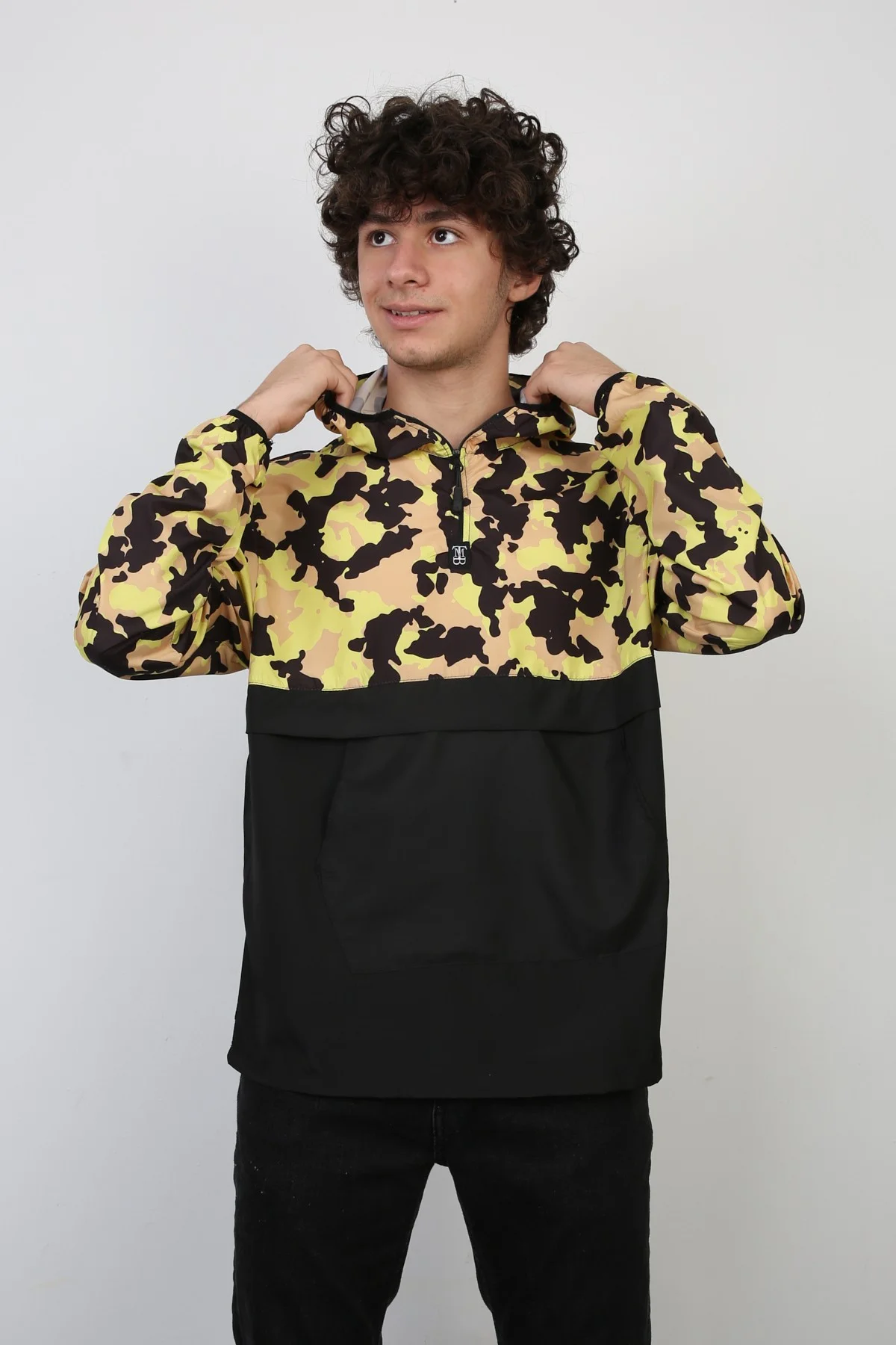 Yarım Fermuarlı Kamuflaj Desenli Kapüşonlu İnce Erkek Spor Günlük Mevsimlik Mont