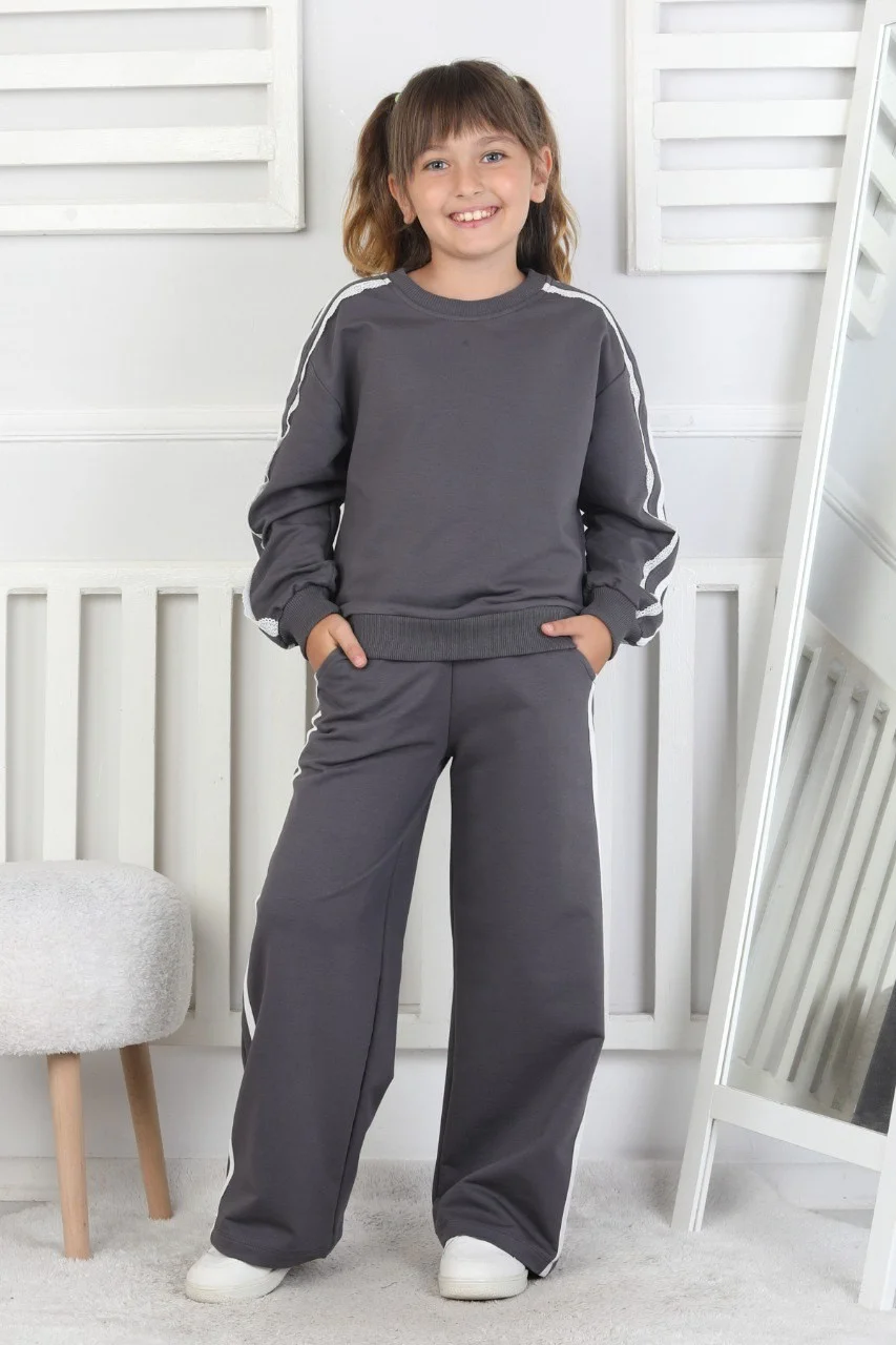 İki İplik Güpürlü Çizgili Kız Çocuk Takım