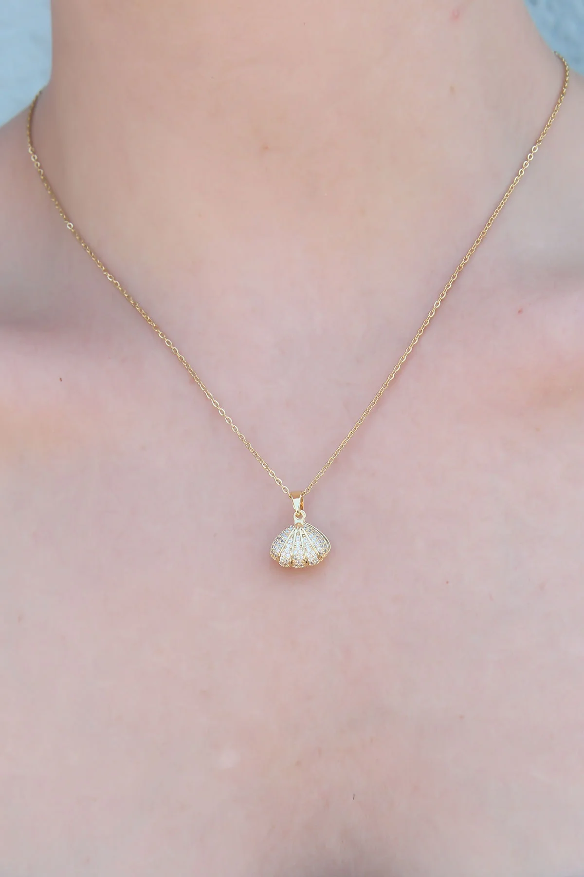 316L Çelik Gold Renk Açılır Midye Model Kadın Kolye