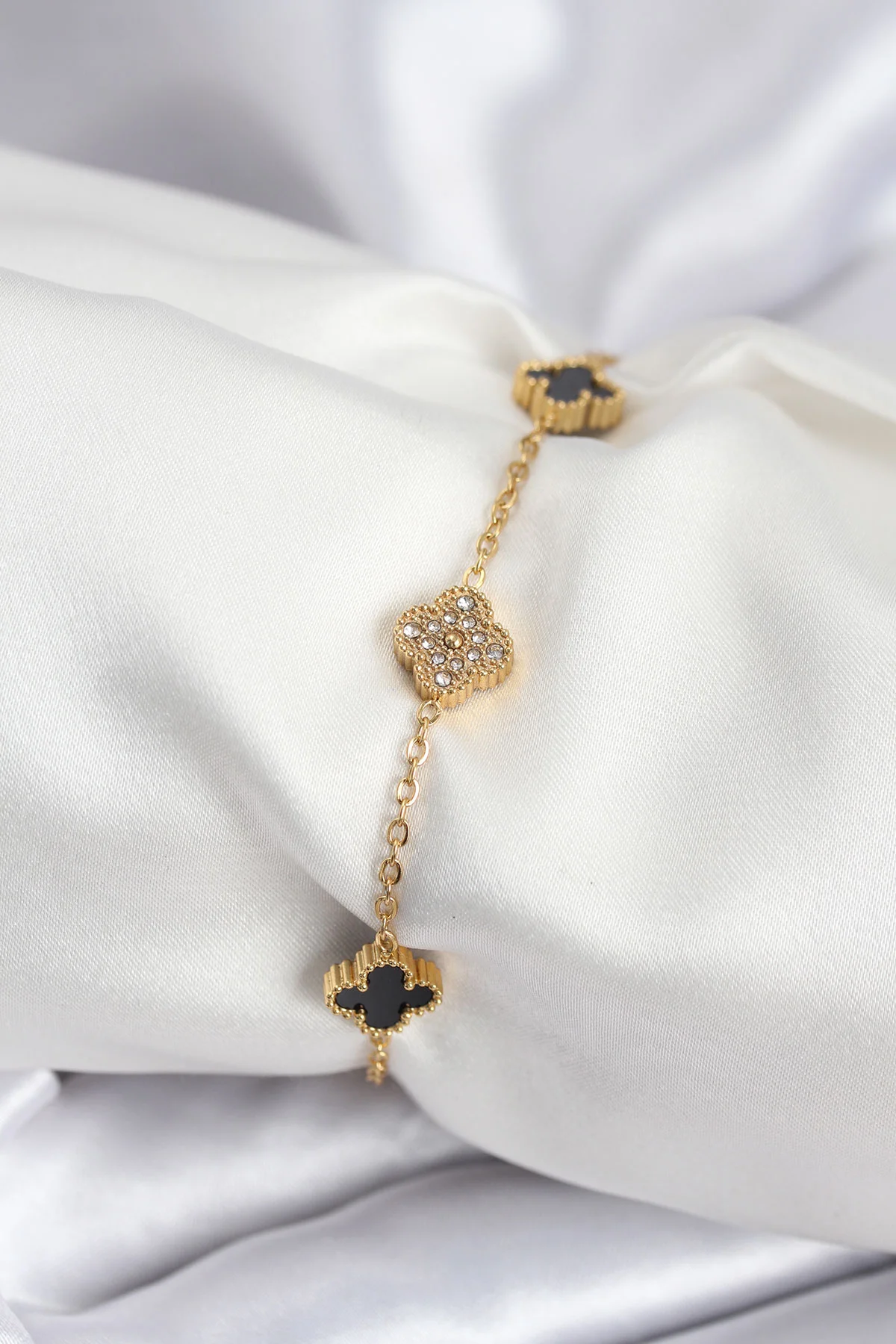 316L Çelik Gold Renk Siyah ve Zirkon Taşlı Baby Boy Yonca Kadın Bileklik