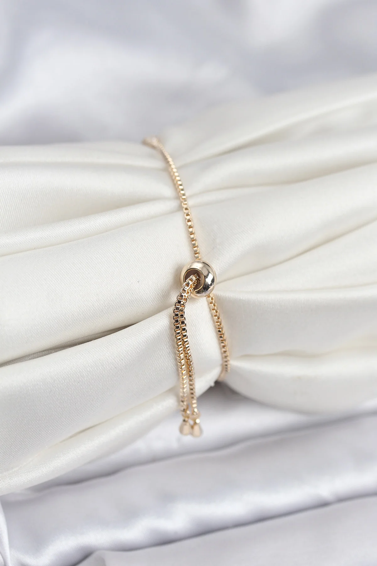 Kuğu Model Zirkon Taşlı Gold Renk Asansörlü Su Yolu Bileklik