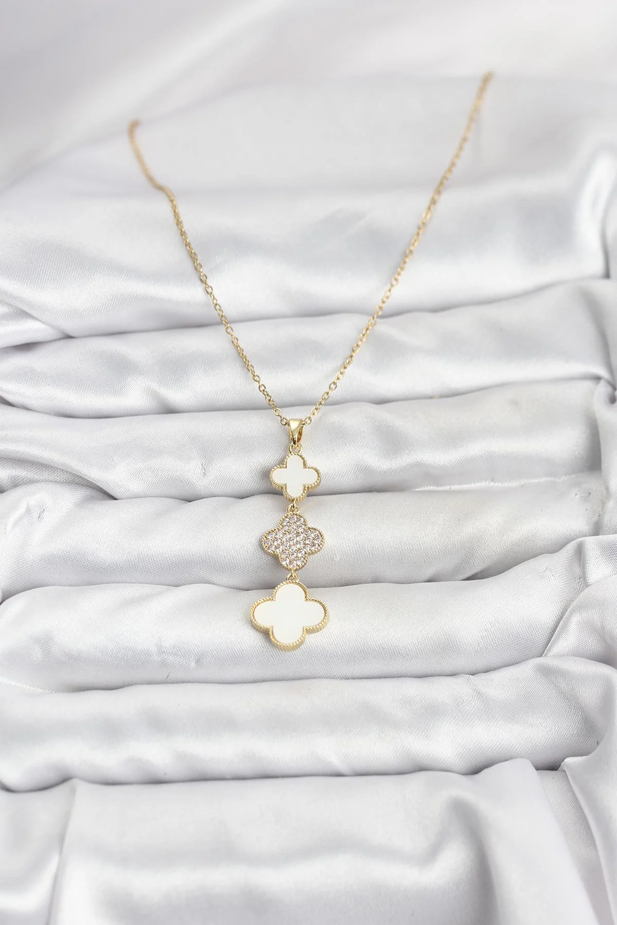 316L Çelik Zincir Gold Renk Yonca Detaylı Zirkon Taşlı Kadın Kolye