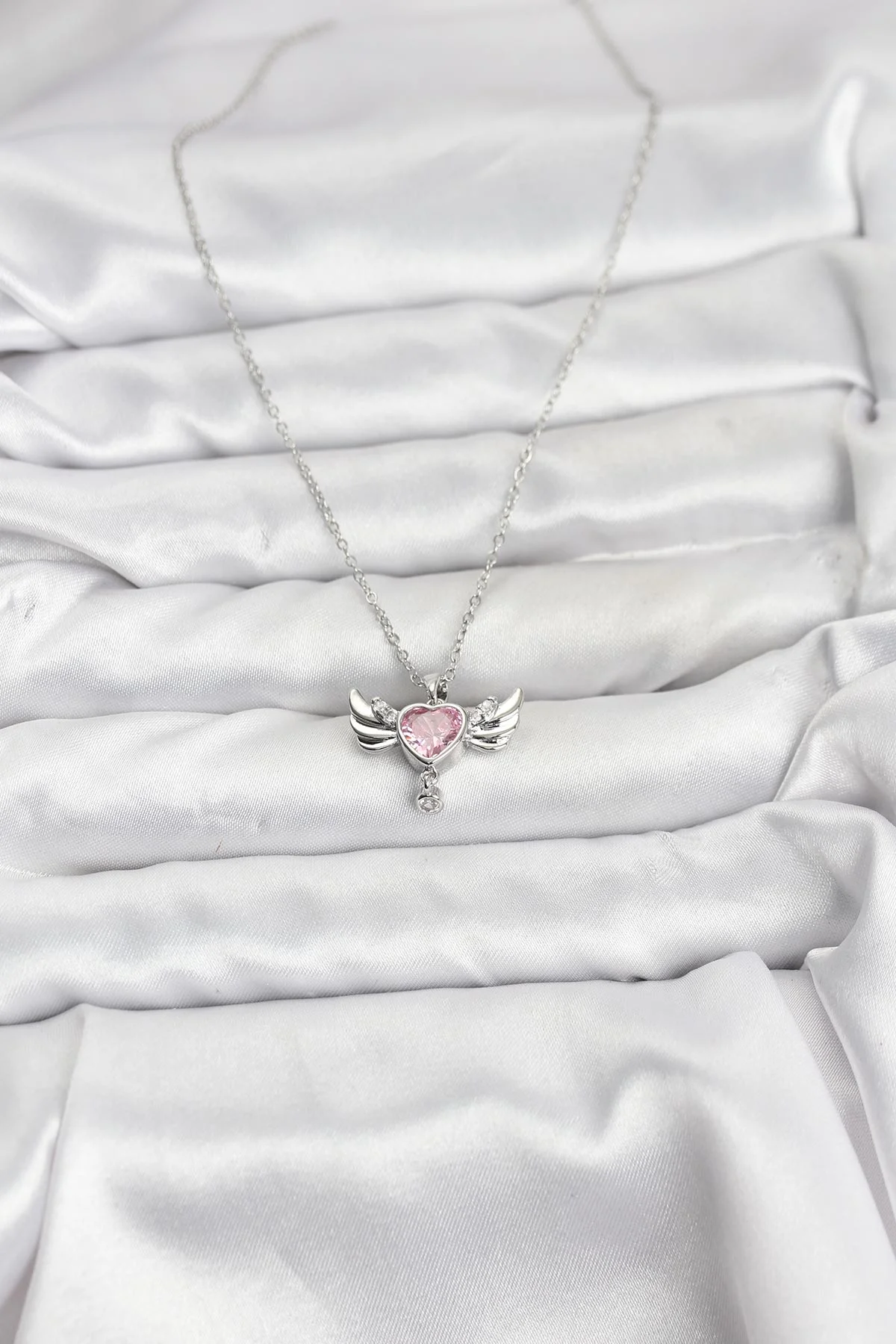 316L Çelik Zincir Gümüş Renk Kanatlı Kalp Model Zirkon Taşlı Kadın Kolye