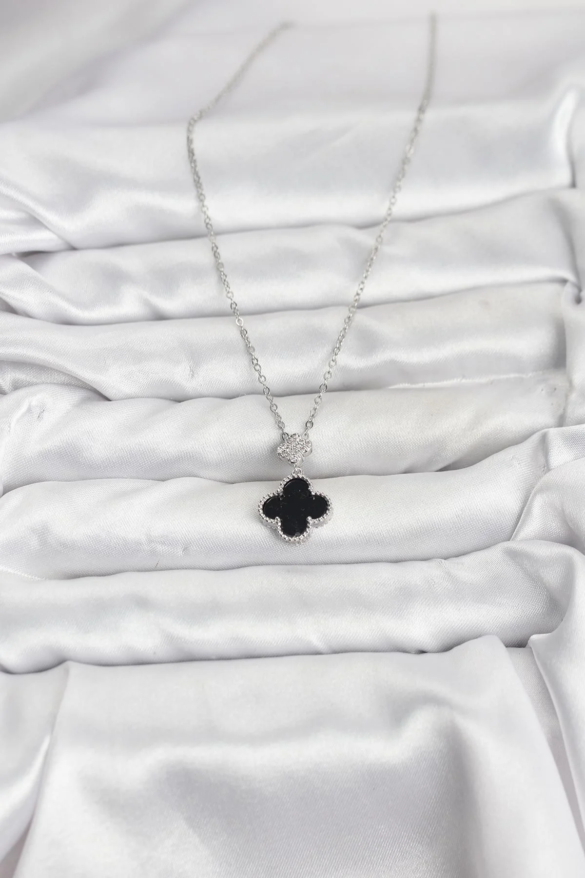 316L Çelik Zincir Gümüş Renk Yonca Model Zirkon Taşlı Kadın Kolye