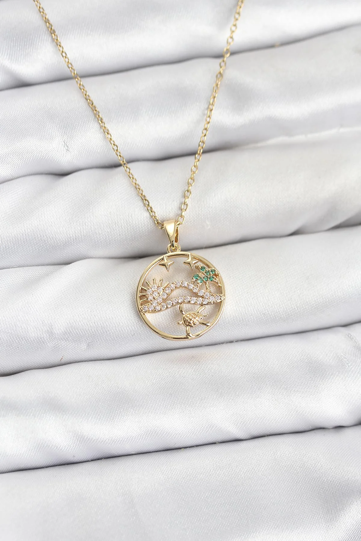 316L Çelik Zincir Gold Renk Şans Kolyesi Model Zirkon Taşlı Kadın Kolye