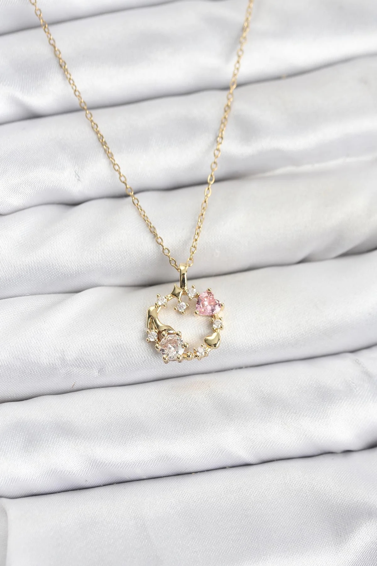 316L Çelik Zincir Gold Renk Pembe Taş Detaylı Çelenk Model Kadın Kolye