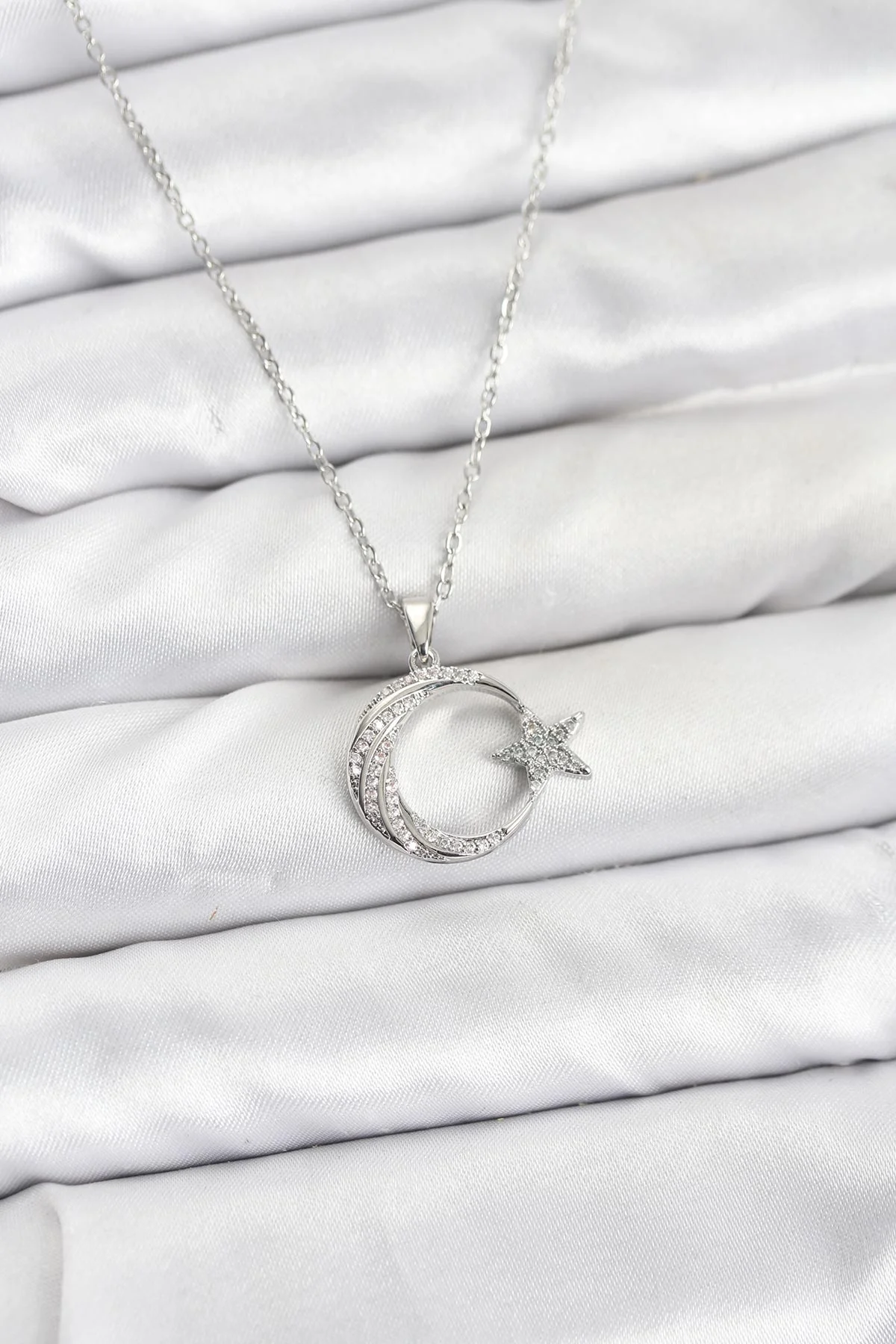 316L Çelik Zincir Gümüş Renk Ay Yıldız Model Zirkon Taşlı Kadın Kolye