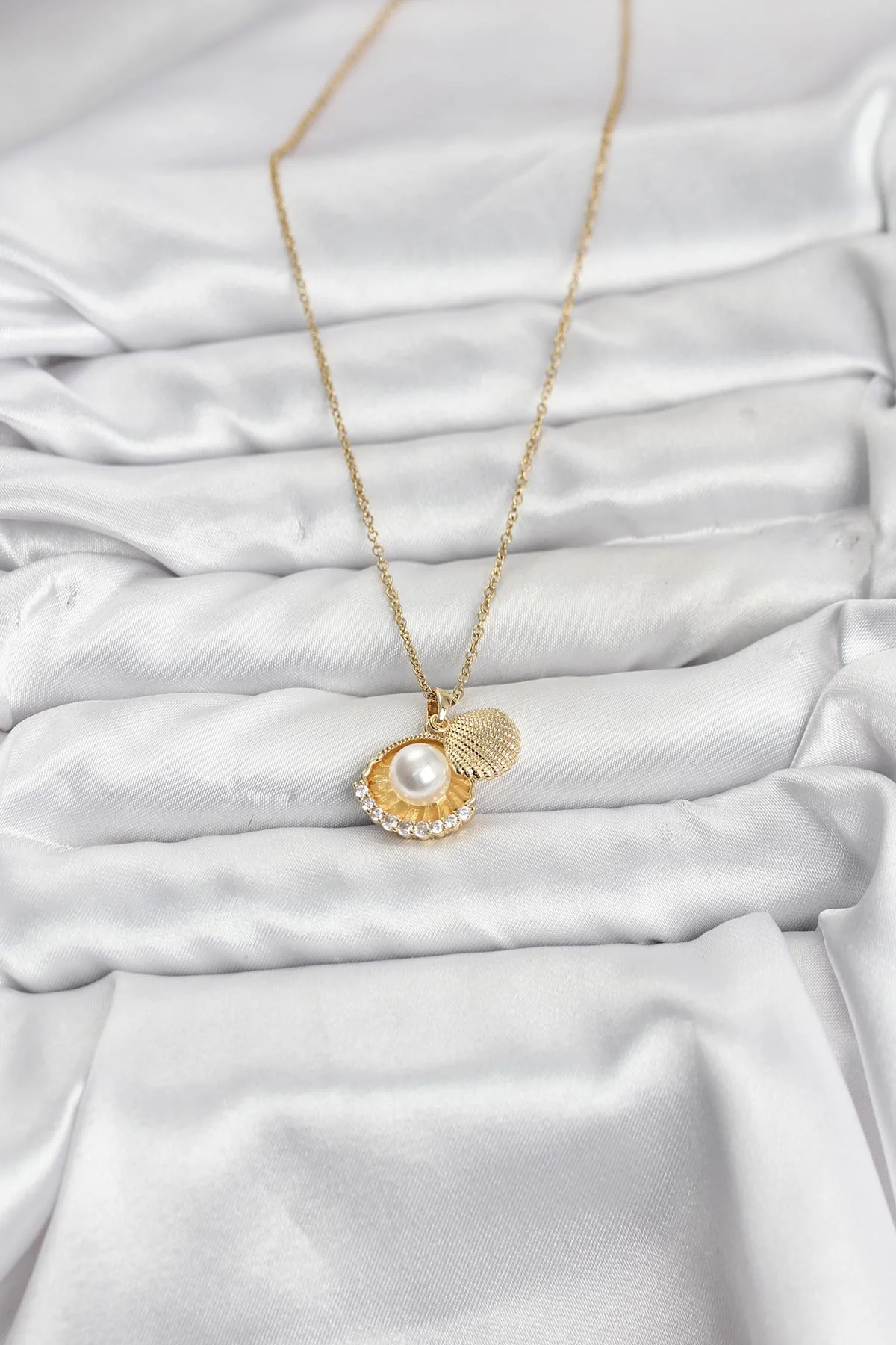 316L Çelik Zincir Gold Renk İncili Deniz Kabuğu Model Zirkon Taşlı Kadın Kolye