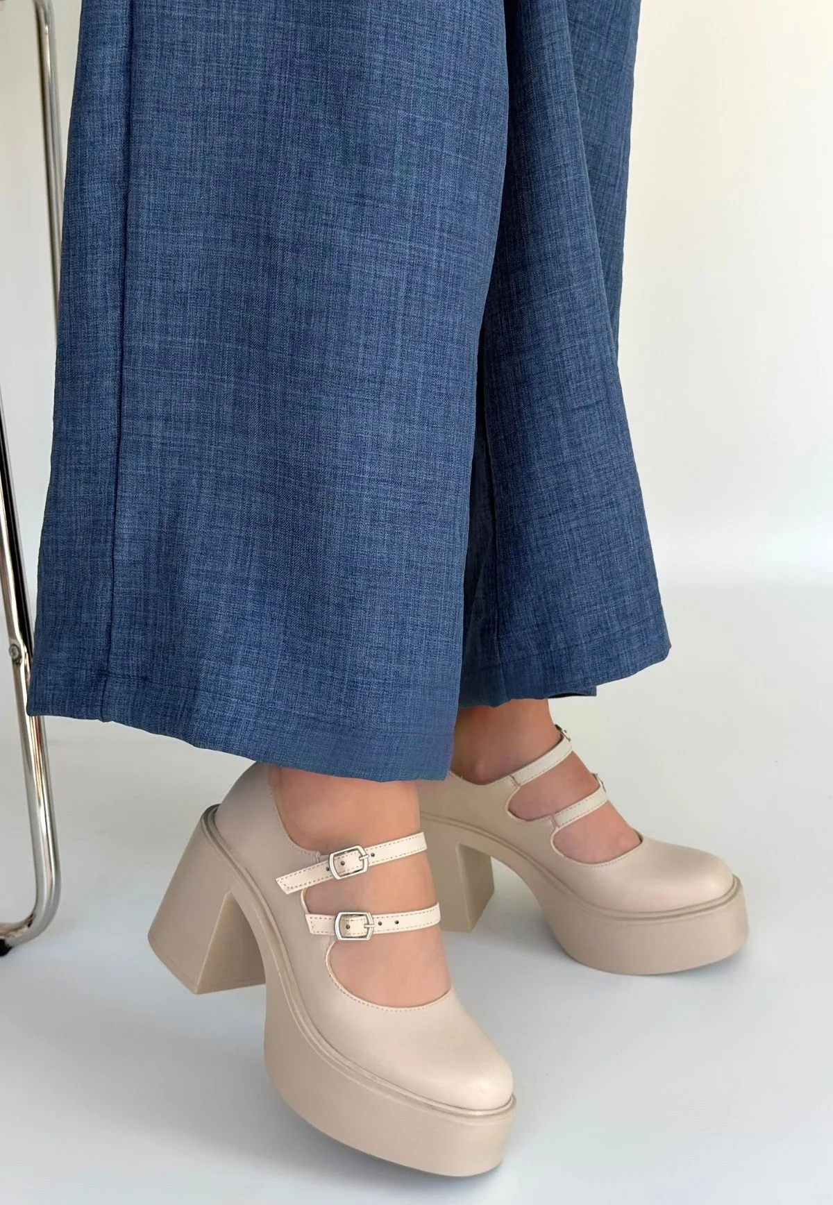 Jarlo Bej Cilt Dolgu Topuk Ayakkabı