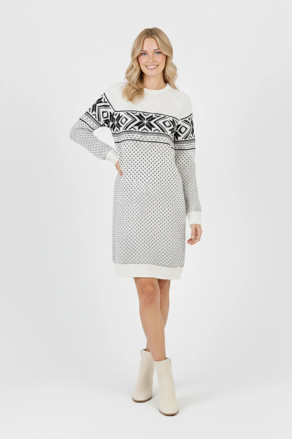 Kadın Beyaz Kar Tanesi Desenli Bisiklet Yaka Raglan Kol Jakarlı Triko Mini Kazak Tunik