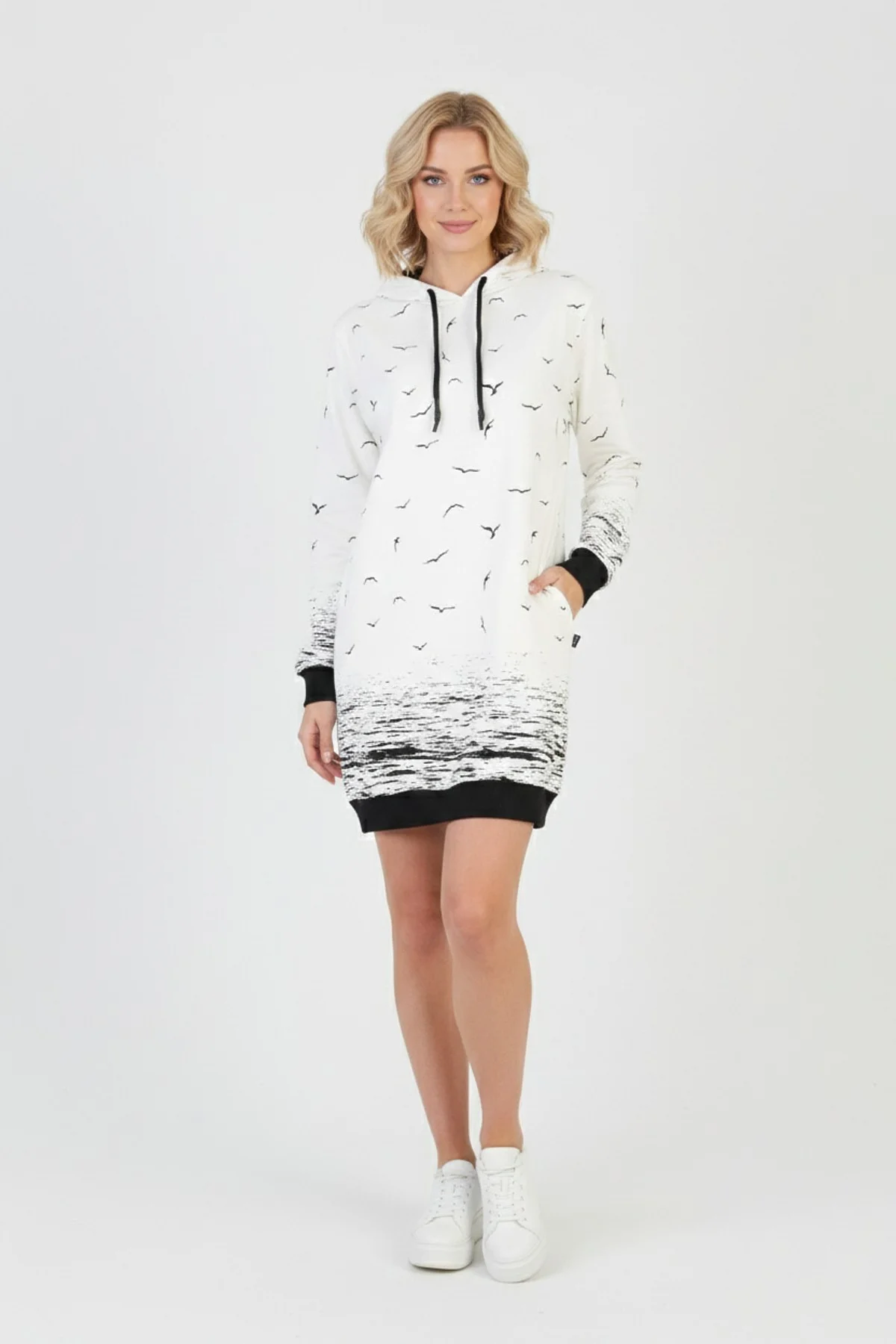 Kadın Beyaz Martı Desenli Kapüşonlu Cepli Uzun Kollu Jakarlı İnterlok Penye Sweatshirt Elbise