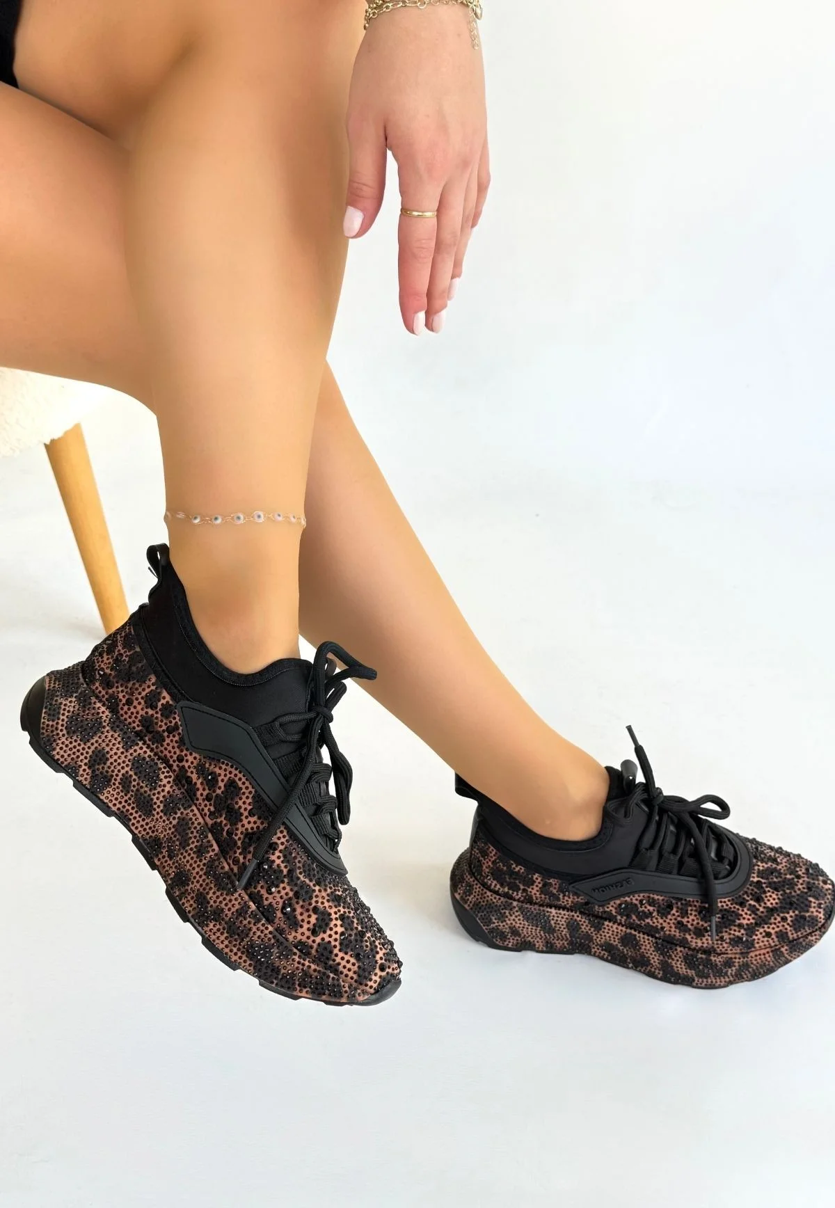 Rimay Kahverengi Leopar Boncuk İşlemeli Spor Ayakkabı