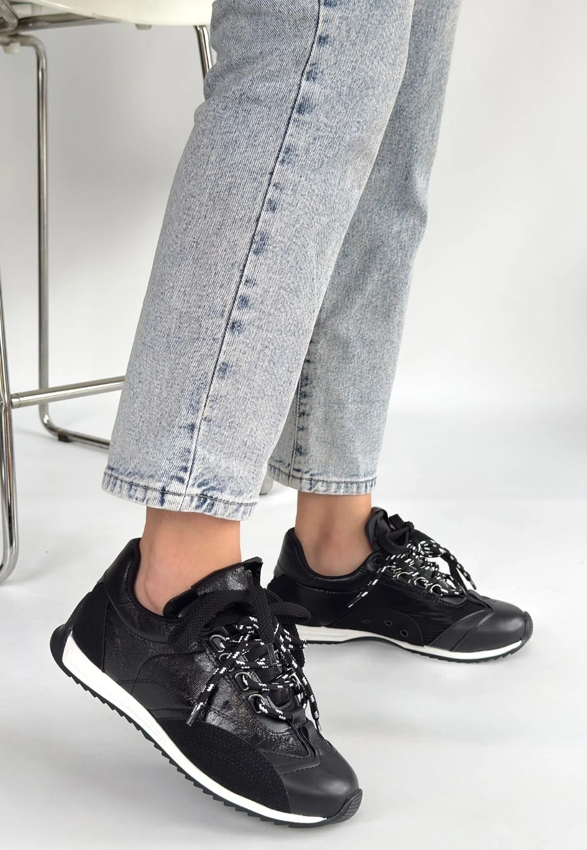 Reat Siyah Cilt Bağcıklı  Paraşüt Detaylı Spor Ayakkabı