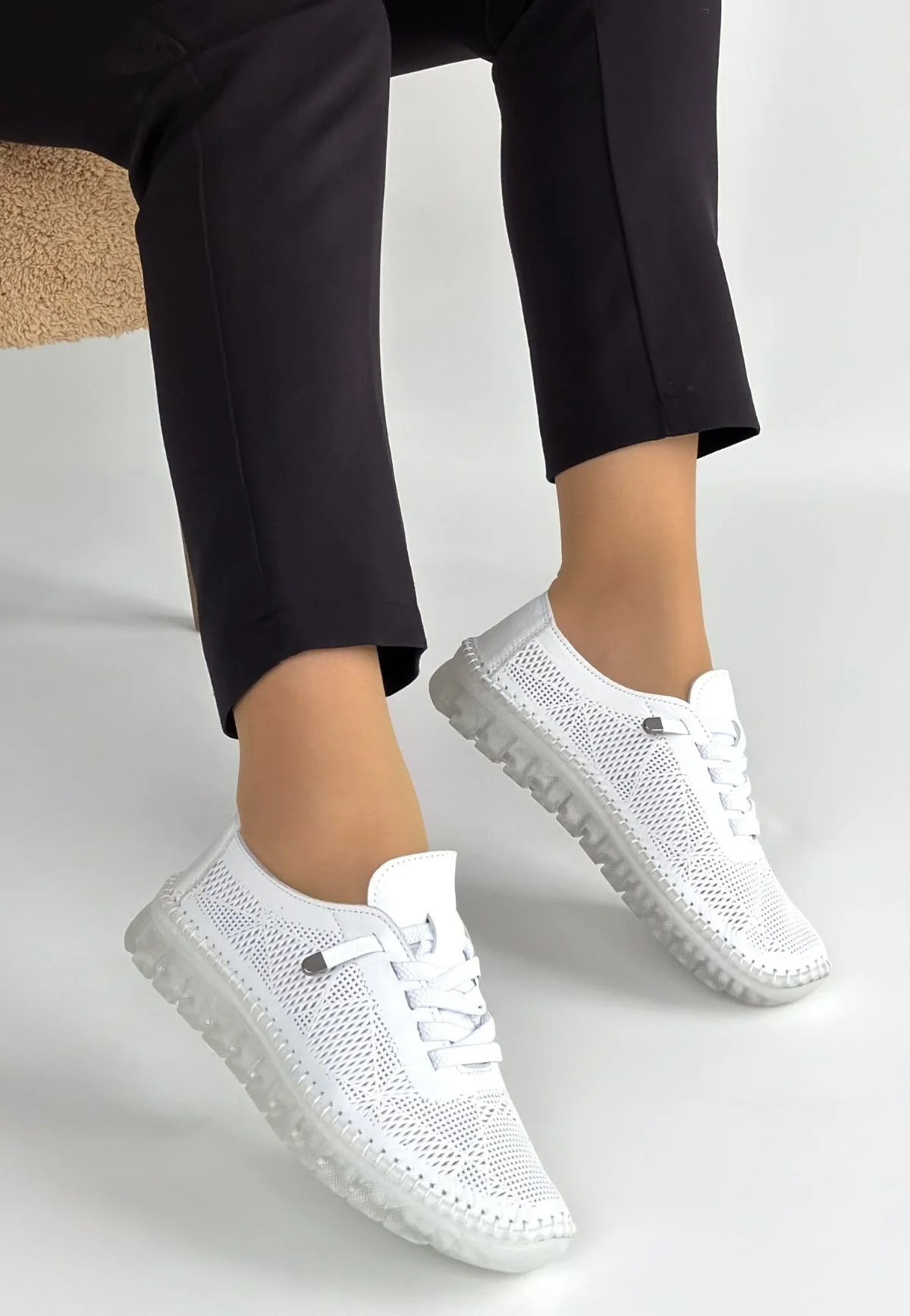 Merja Beyaz Deri Bağcıklı Spor Ayakkabı