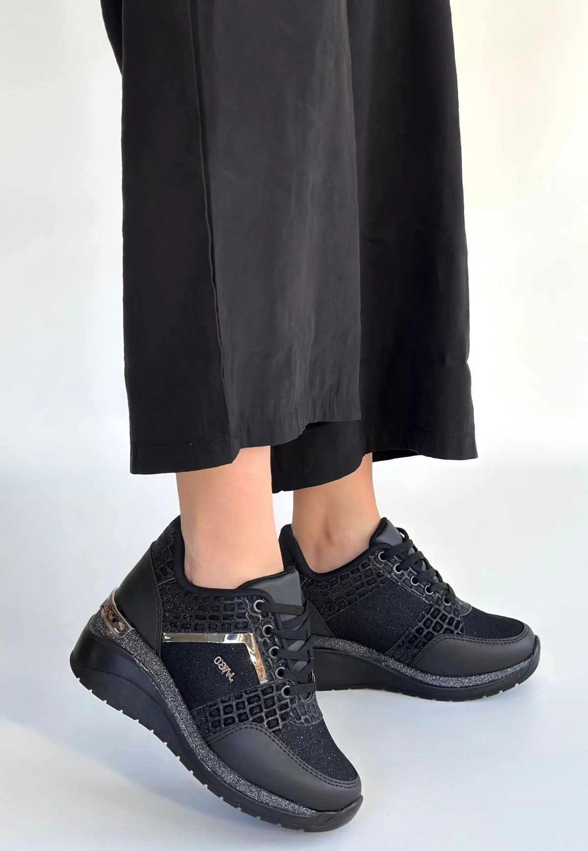 Geja Siyah Cilt Bağcıklı Spor Ayakkabı