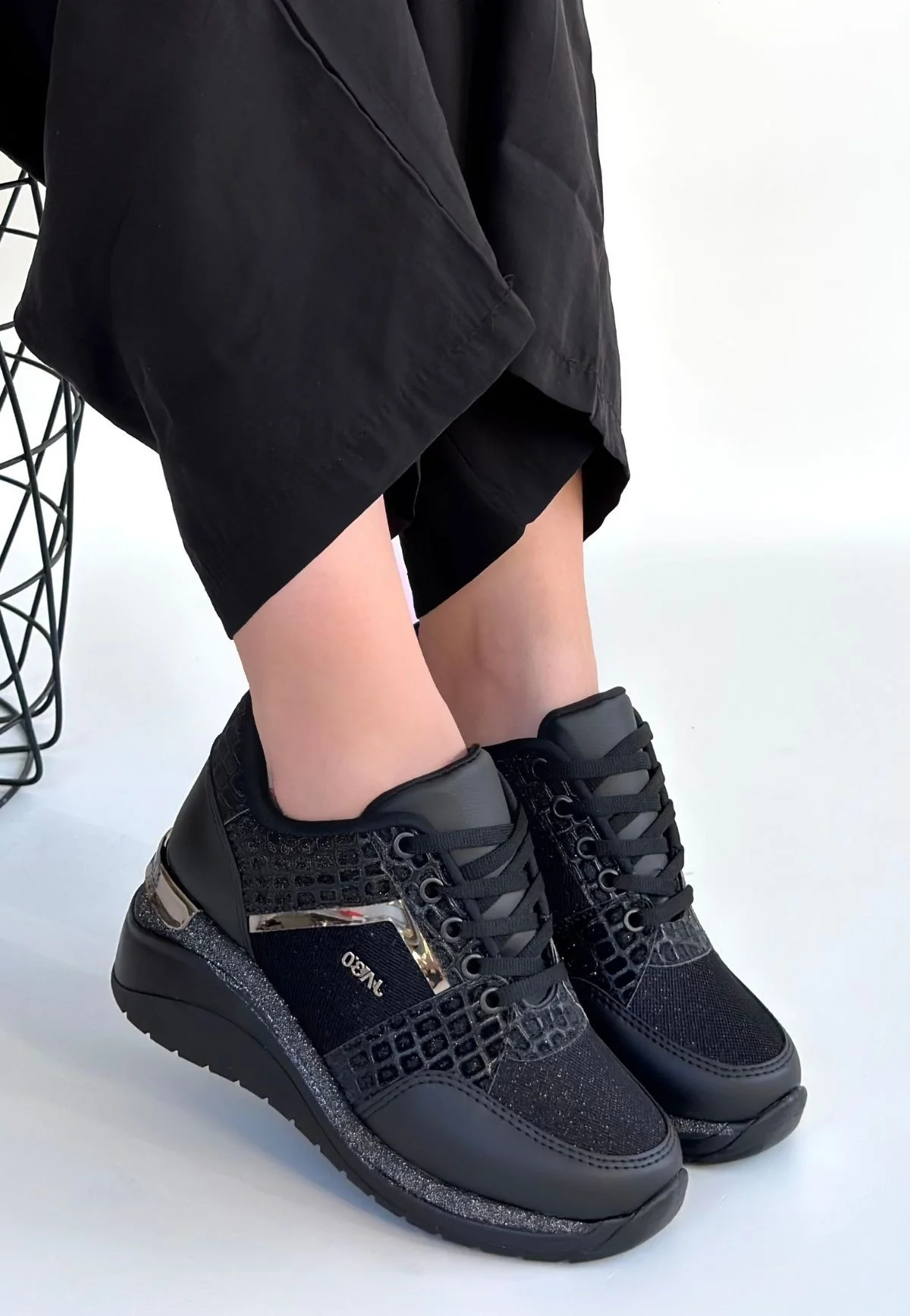 Geja Siyah Cilt Bağcıklı Spor Ayakkabı