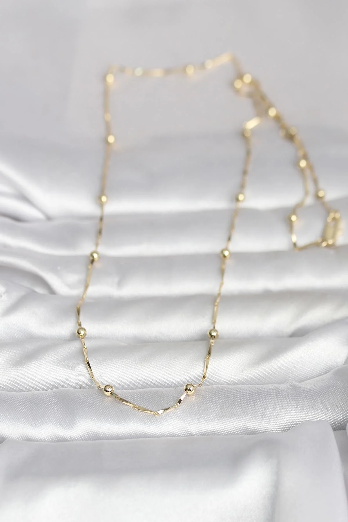 CM 14K Gold Renk Kesme Çubuk Zincir Topçuklu Model 60 cm Kadın Kolye