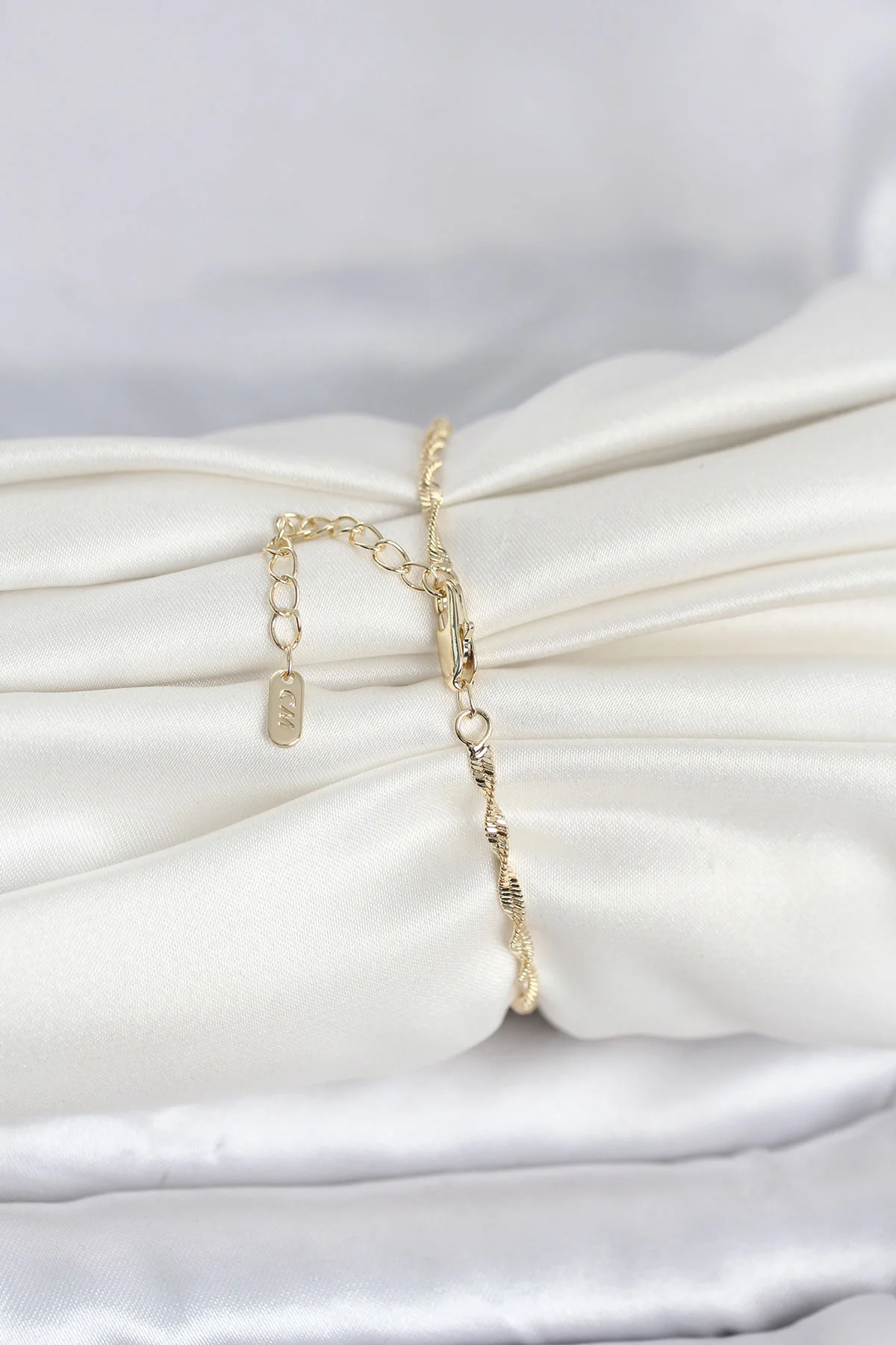 CM 14K Gold Renk Yassı Ezme Burgu Model Kadın Bileklik