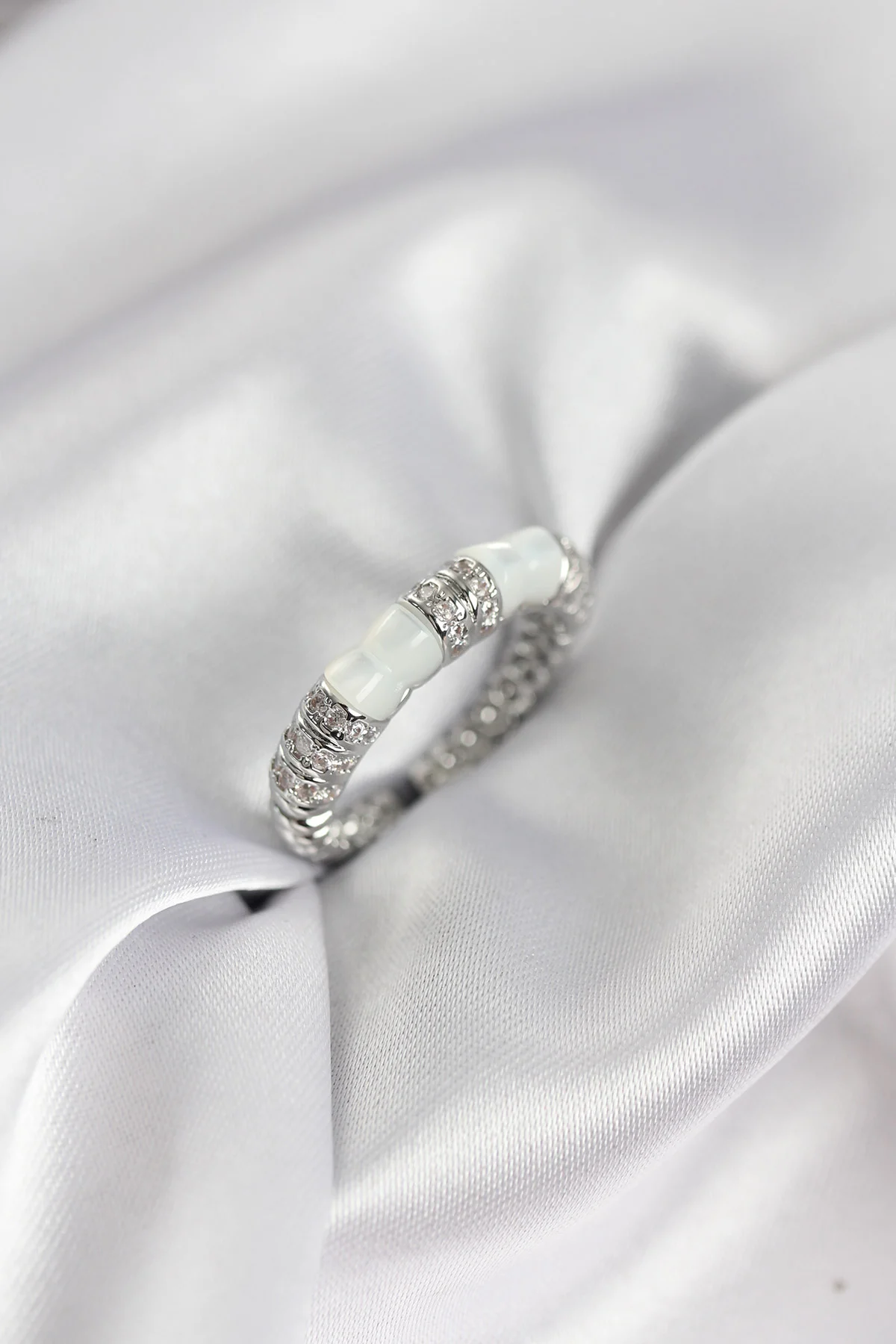 Zirkon Taşlı Kemik Model Gümüş Renk Kadın Yüzük