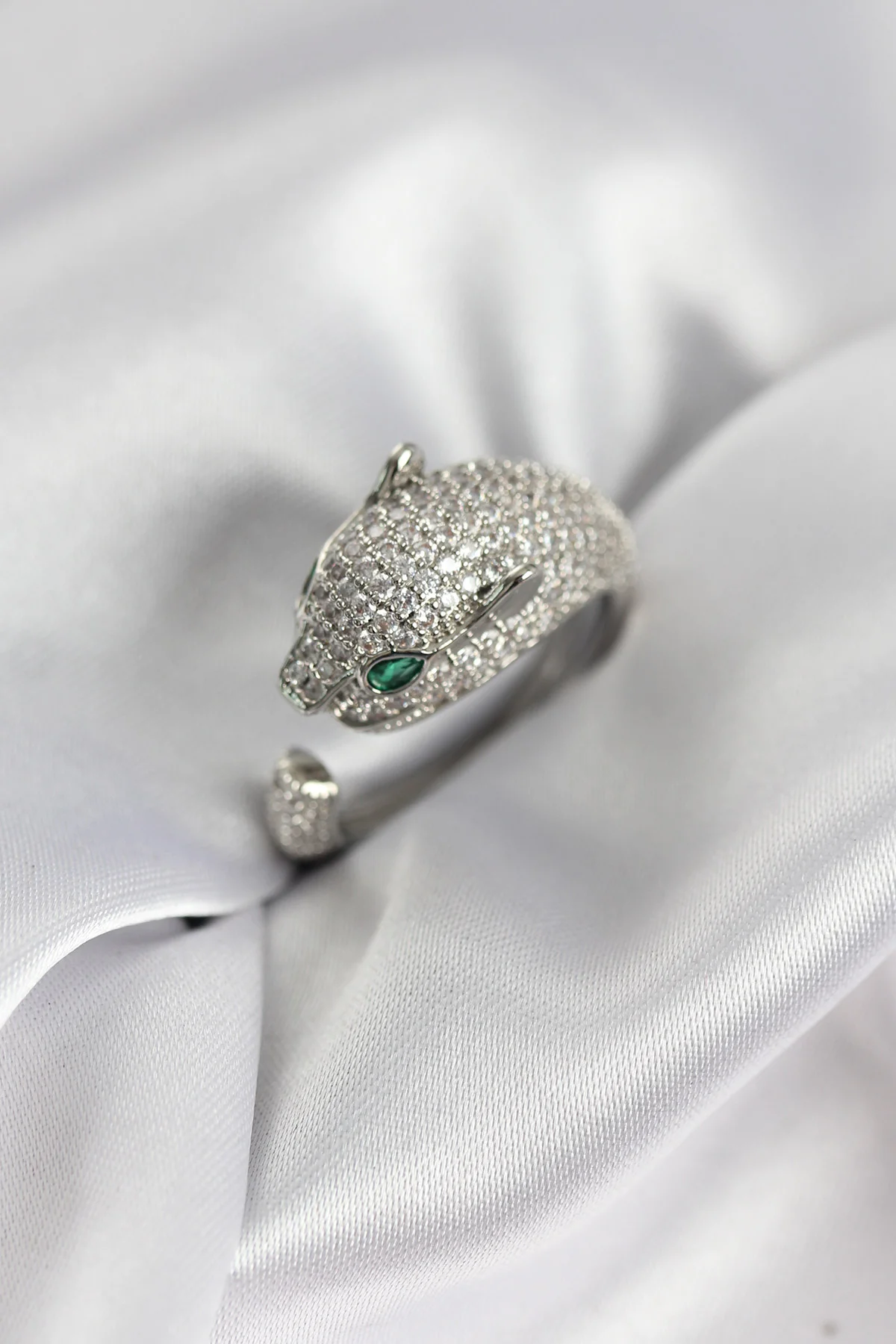 Jaguar Model Gümüş Renk Zirkon Taşlı Kadın Yüzük