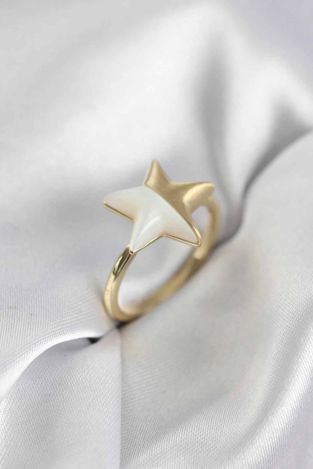 Gold Renk Sedefli Yıldız Model Kadın Yüzük