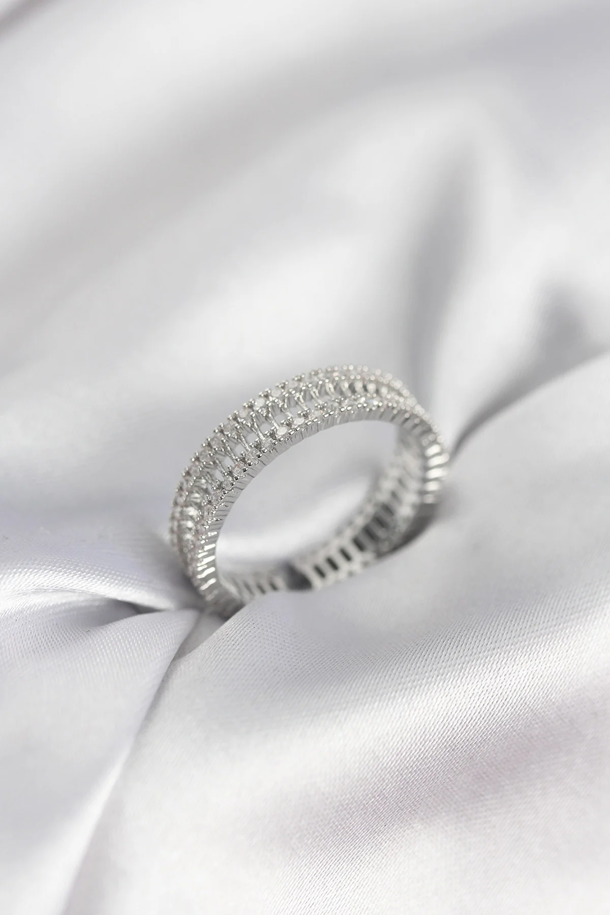 Gümüş Renk Minimal Zirkon Taşlı Kadın Yüzük