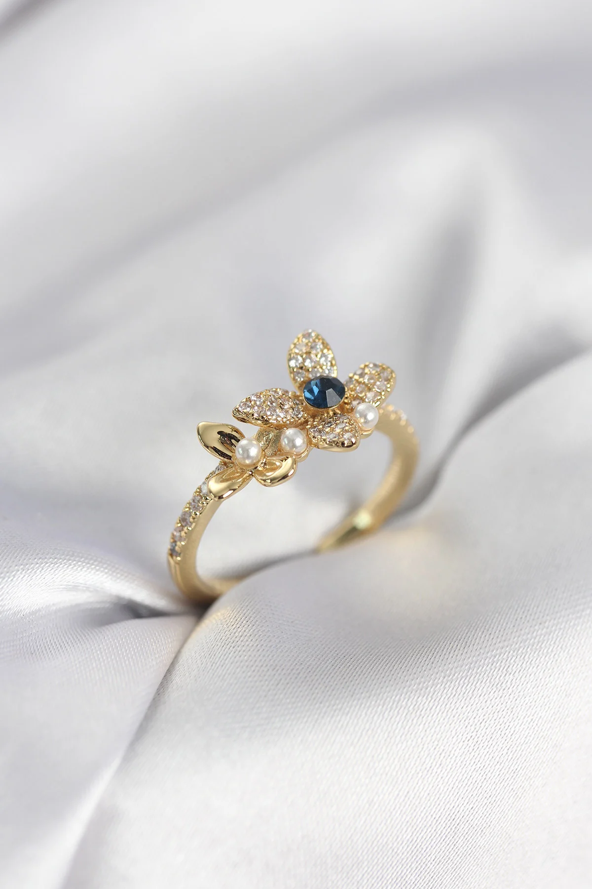 Gold Renk Çiçek Model Zirkon Taşlı Kadın Yüzük