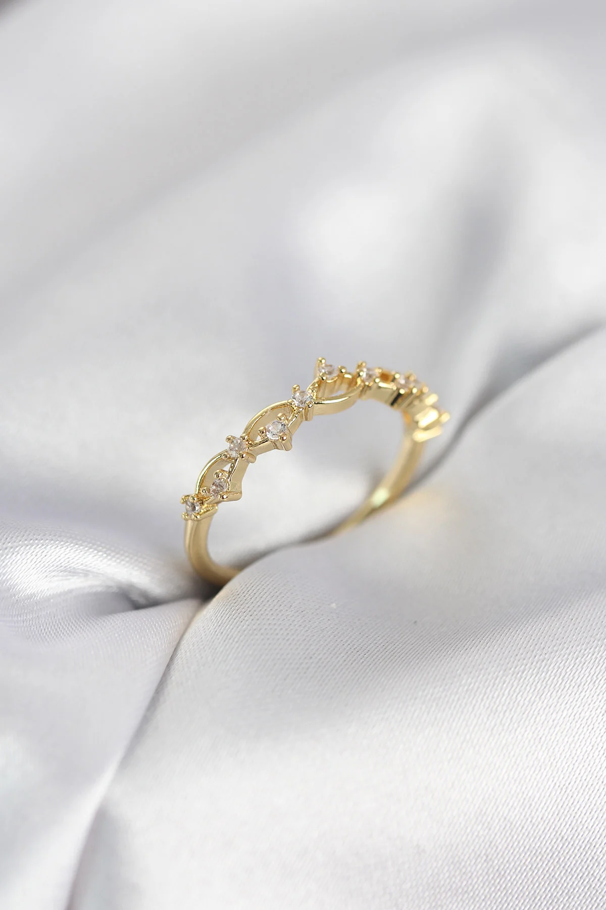 Zirkon Taşlı Pirinç Gold Renk Kadın Yüzük