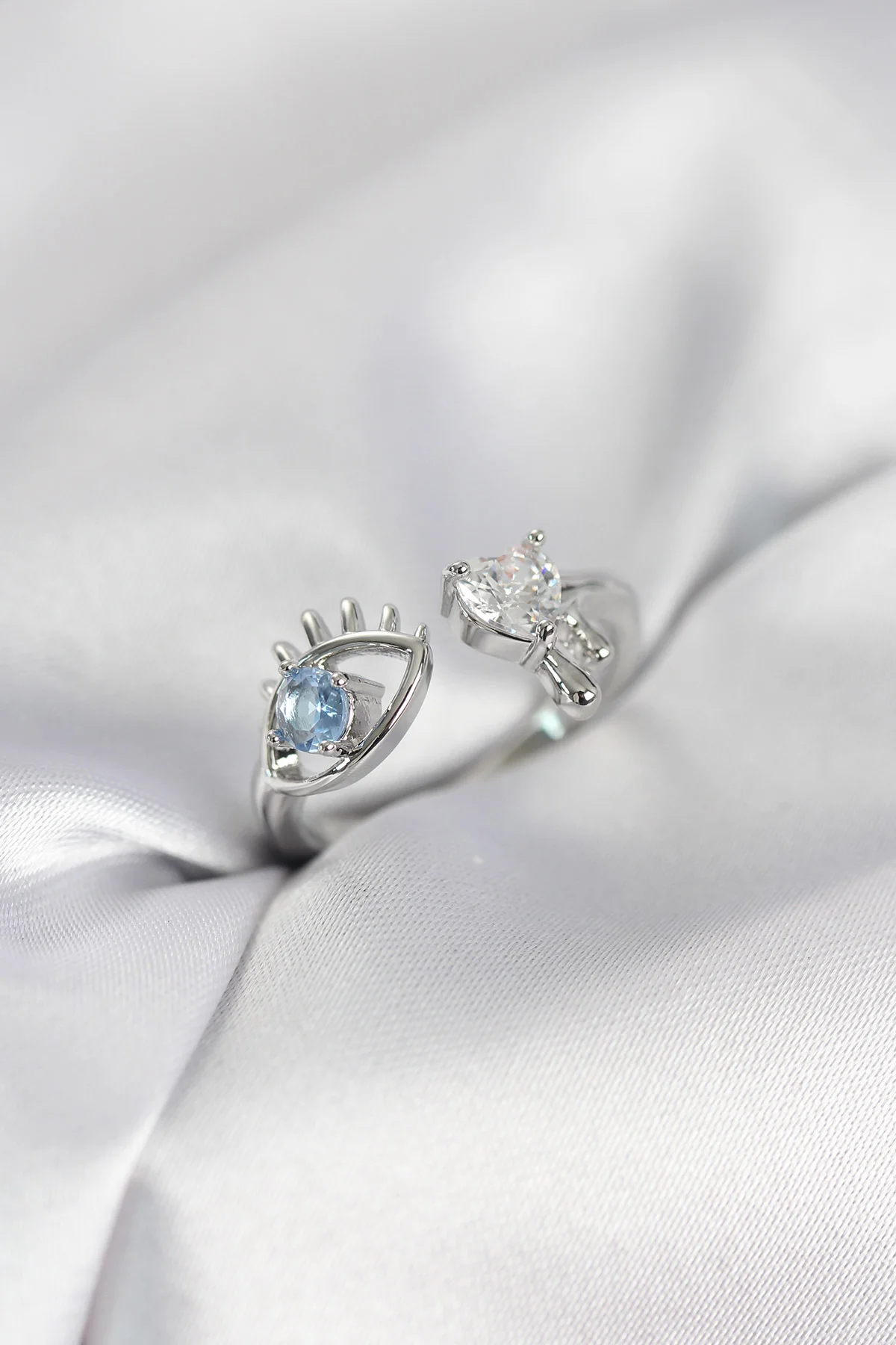 Gözyaşı Model Gümüş Renk Zirkon Taşlı Kadın Yüzük