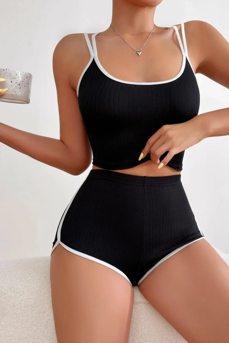 Kadın Siyah Beyaz Çapraz Lastik Detaylı Kaşkorse Şortlu Gecelik Takımı