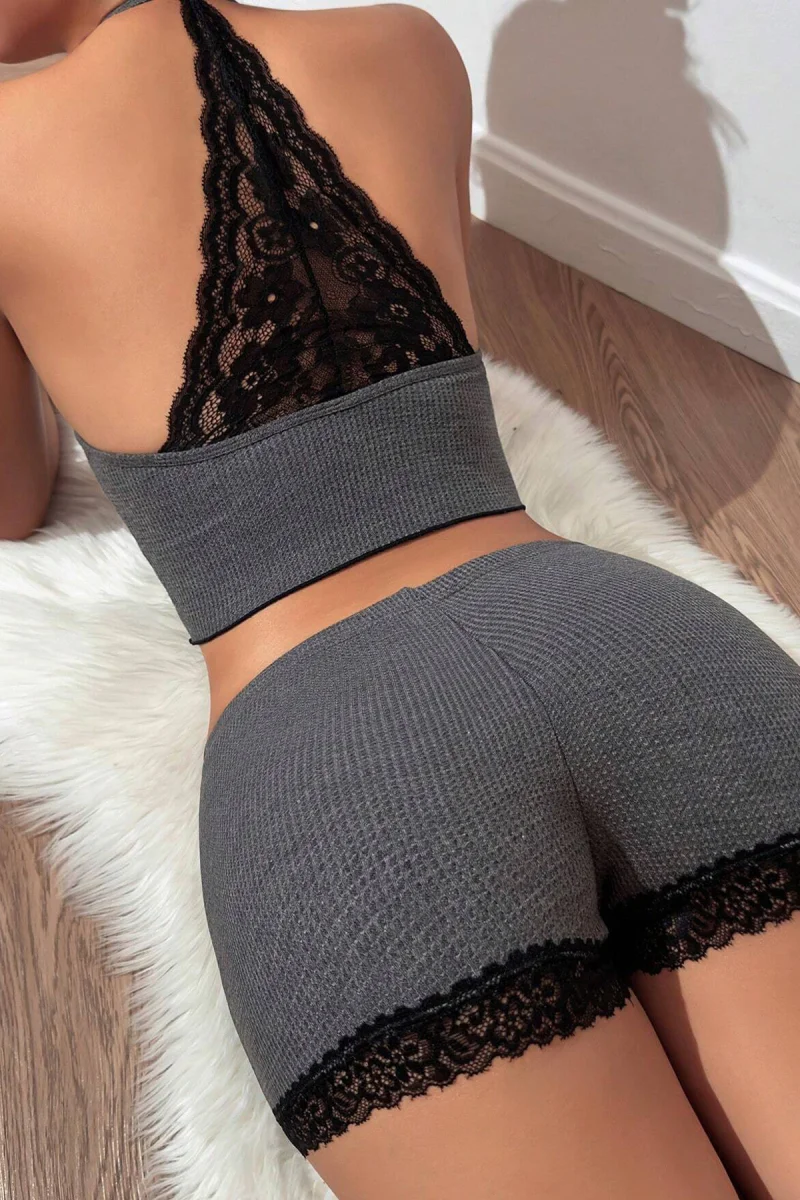 Kadın Gri Kaşkorse Sırt Ve Bacak Kısmı Dantel Detaylı Şortlu Gecelik Takım