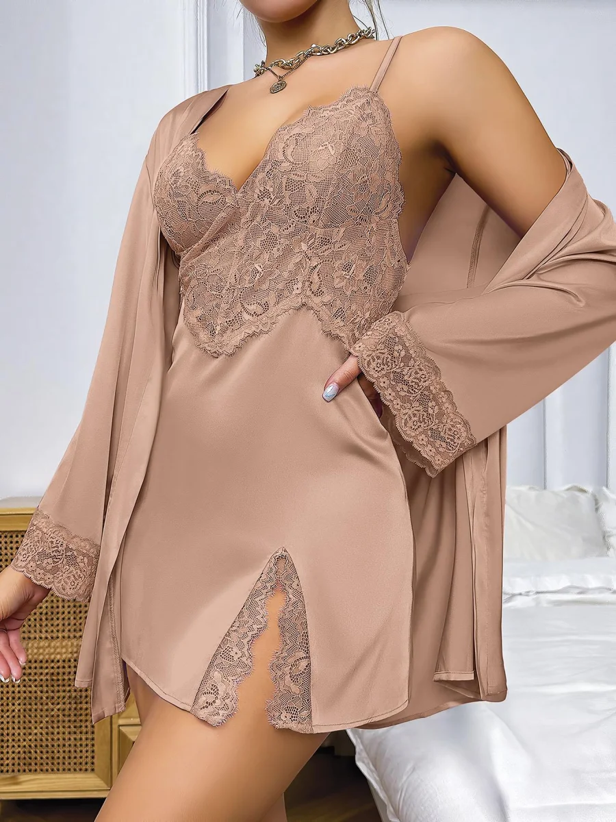 Özel Tasarım Dantel İşlemeli Şık Göğüs Dekolteli Sabahlıklı 2'li Saten Gecelik Takımı