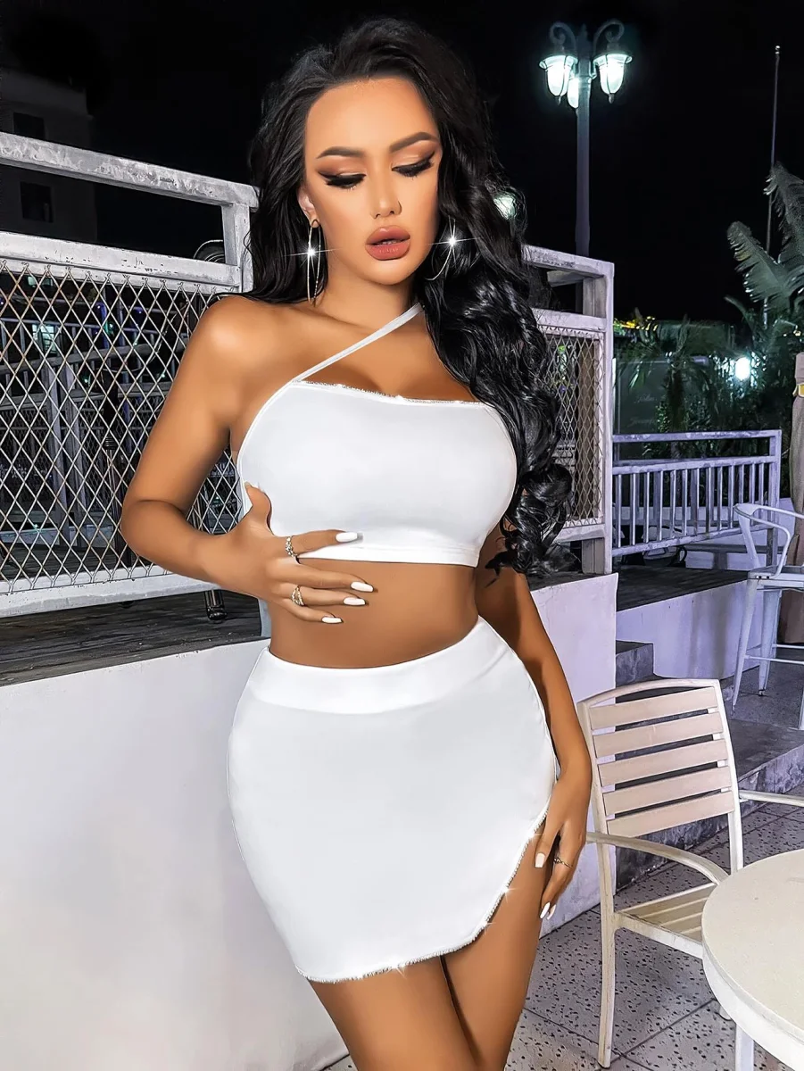 Özel Tasarım Beyaz Etekli Fantezi Mini Club Elbisesi