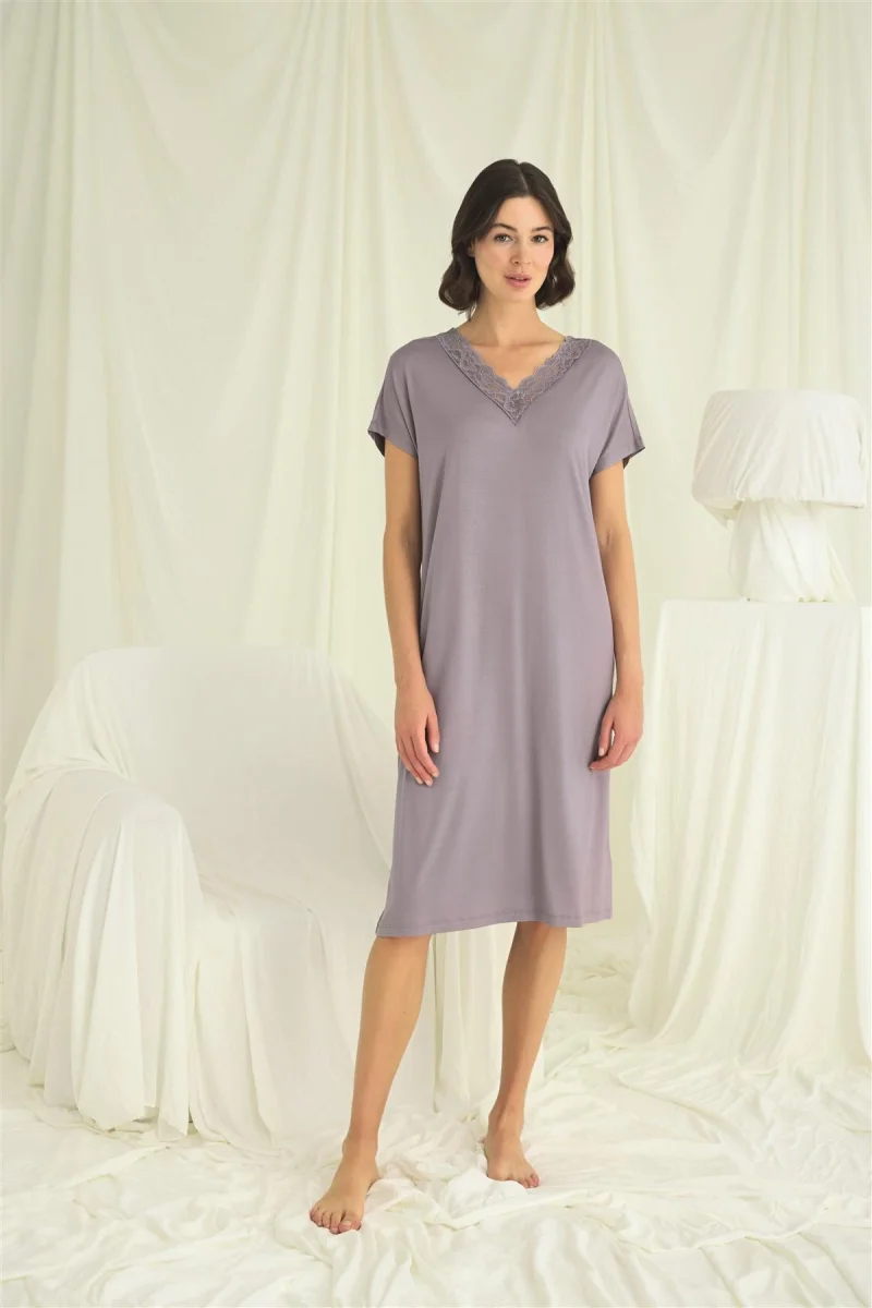 Yakası Dantelli Kısa Kollu Gecelik