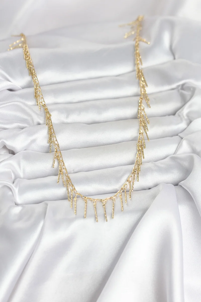 Pirinç Gold Renk Saçaklı Model Kadın Kolye