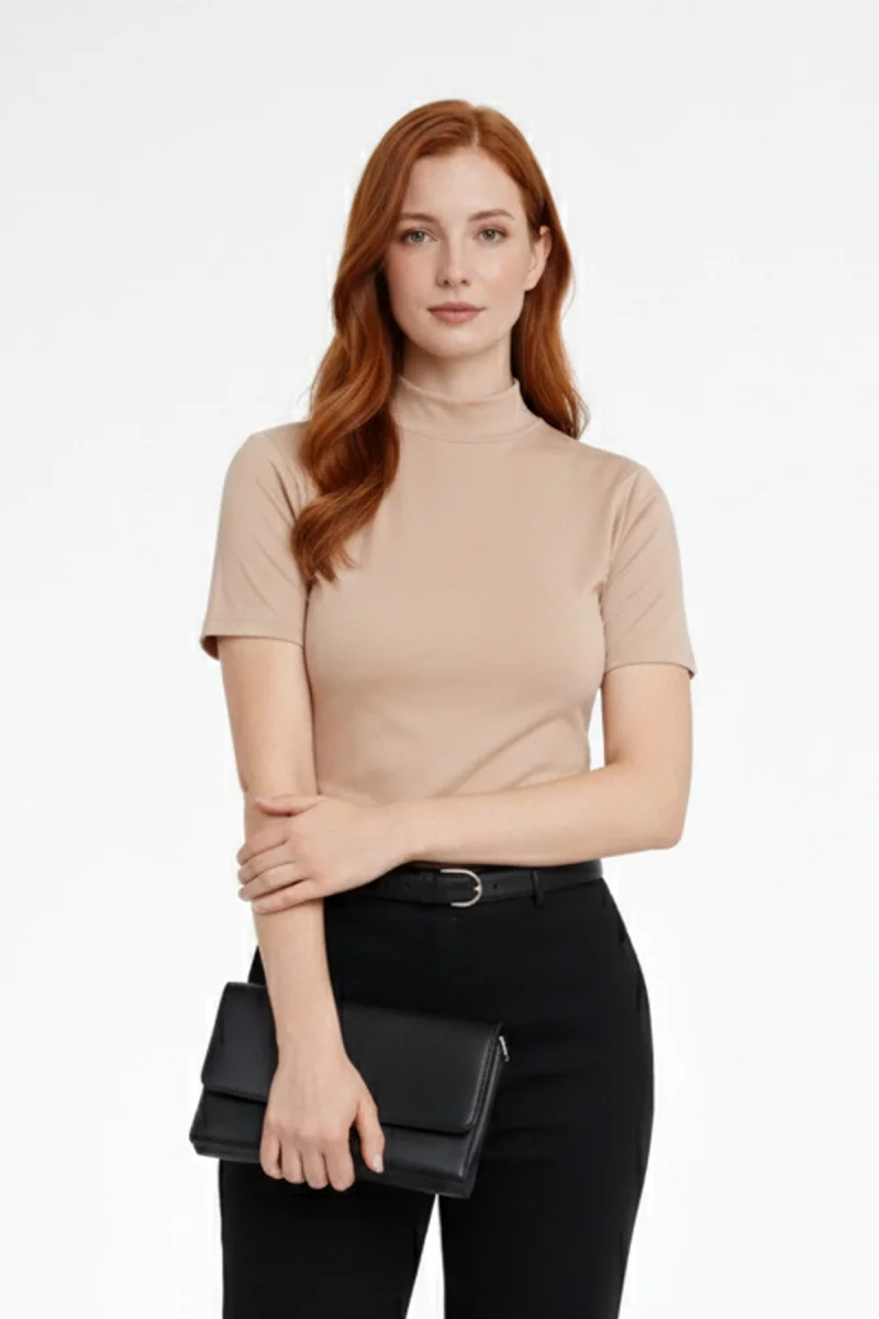 Kadın Bej Viskon  Yarım Balıkçı Yaka Kısa Kollu Kompakt Slim Fit Likralı Basic Günlük Body Bluz