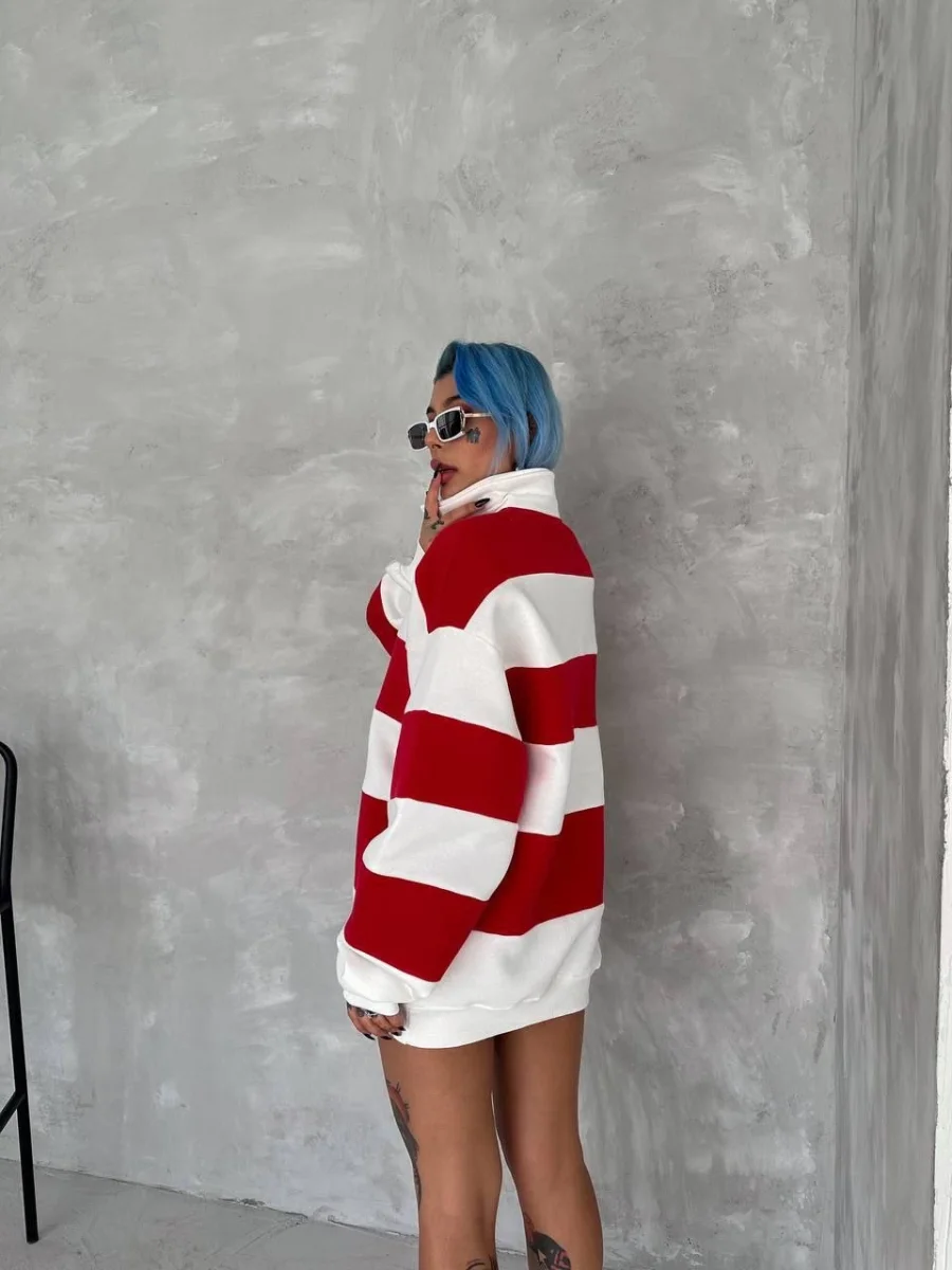 Üç İplik Parçalı Yakalı SweatShirt - Kırmızı -