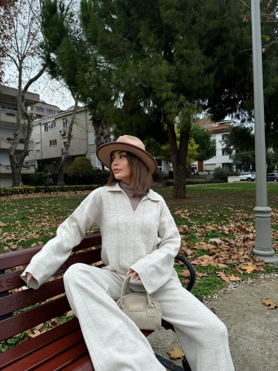 Yakalı Cizgi Detaylı Triko İkili Takım - Beyaz -