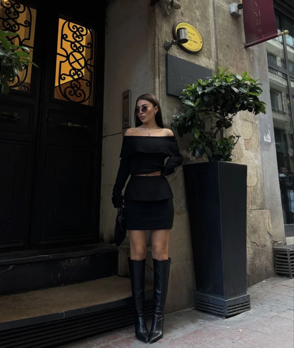 Straplez , Madonna , Carmen Yaka Croplu Mini Etekli ikili Takım Triko - Siyah -