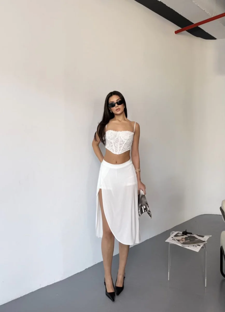 Çepli Şortlu Yırtmaçlı Etek - Beyaz -